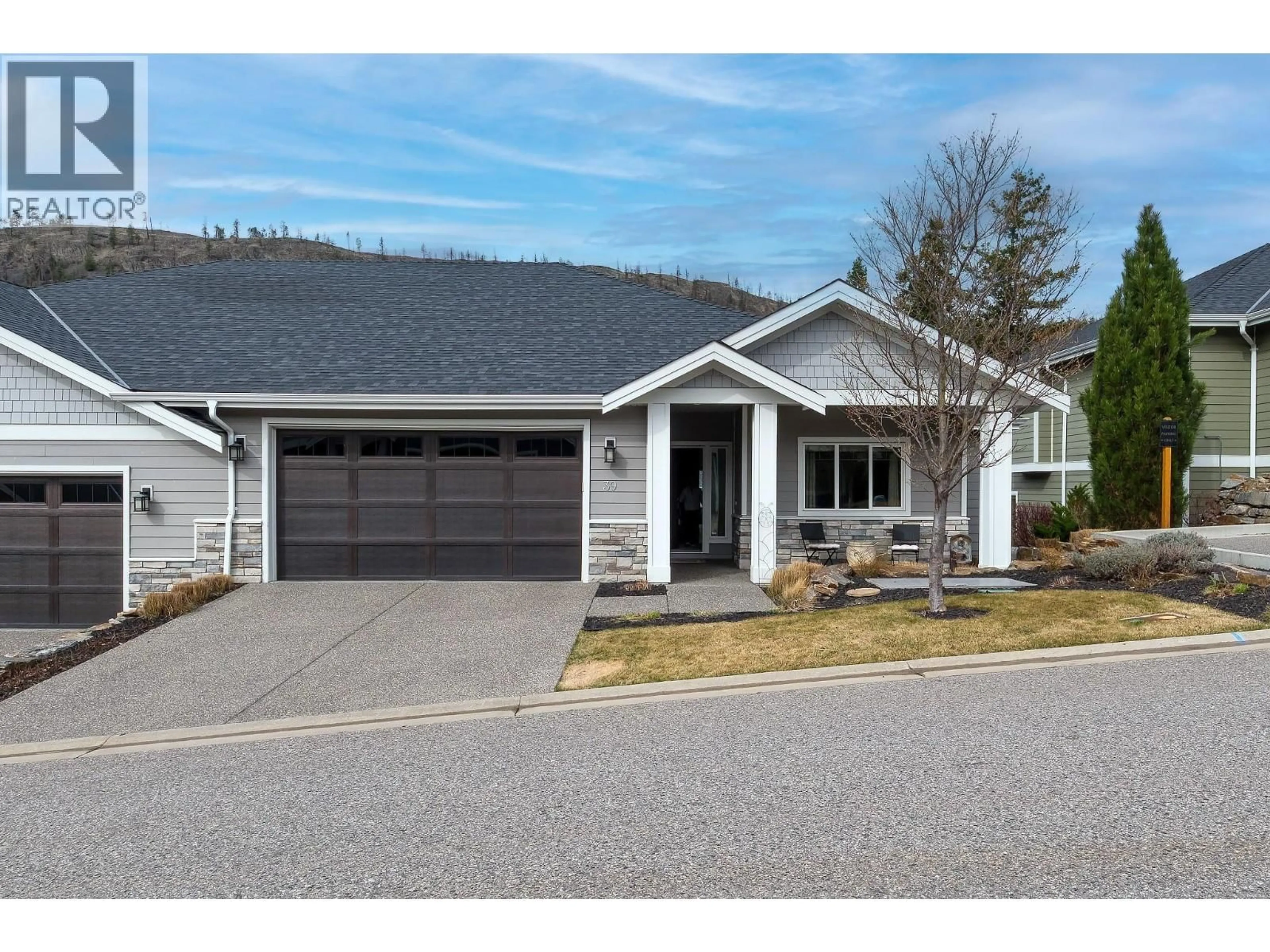 Home with vinyl exterior material, street for 39 - 1450 UNION ROAD, Kelowna British Columbia V1V3E1