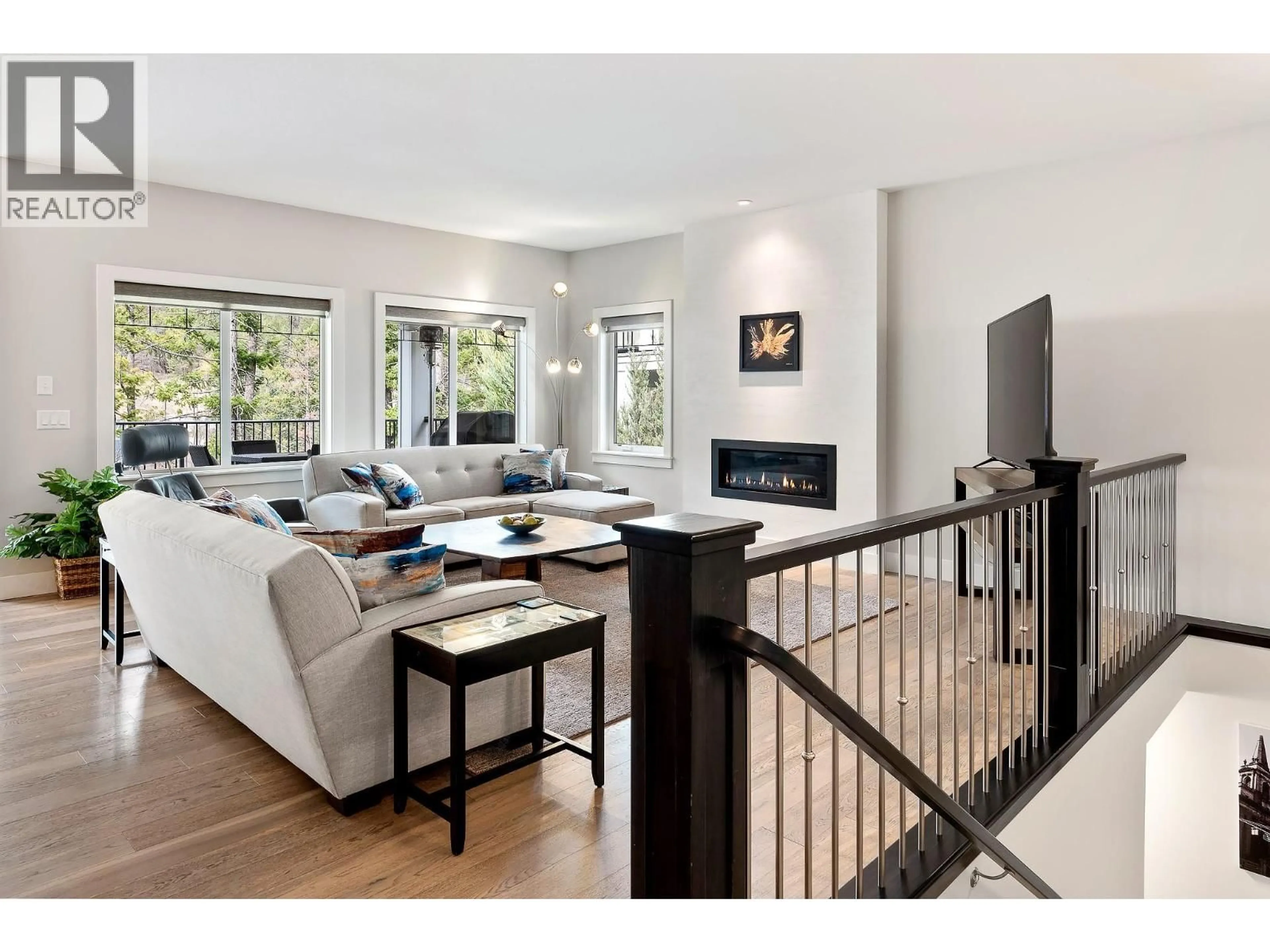 Living room with furniture, unknown for 39 - 1450 UNION ROAD, Kelowna British Columbia V1V3E1