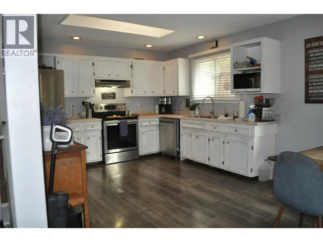 663 CLIFTON ROAD, Kelowna 2