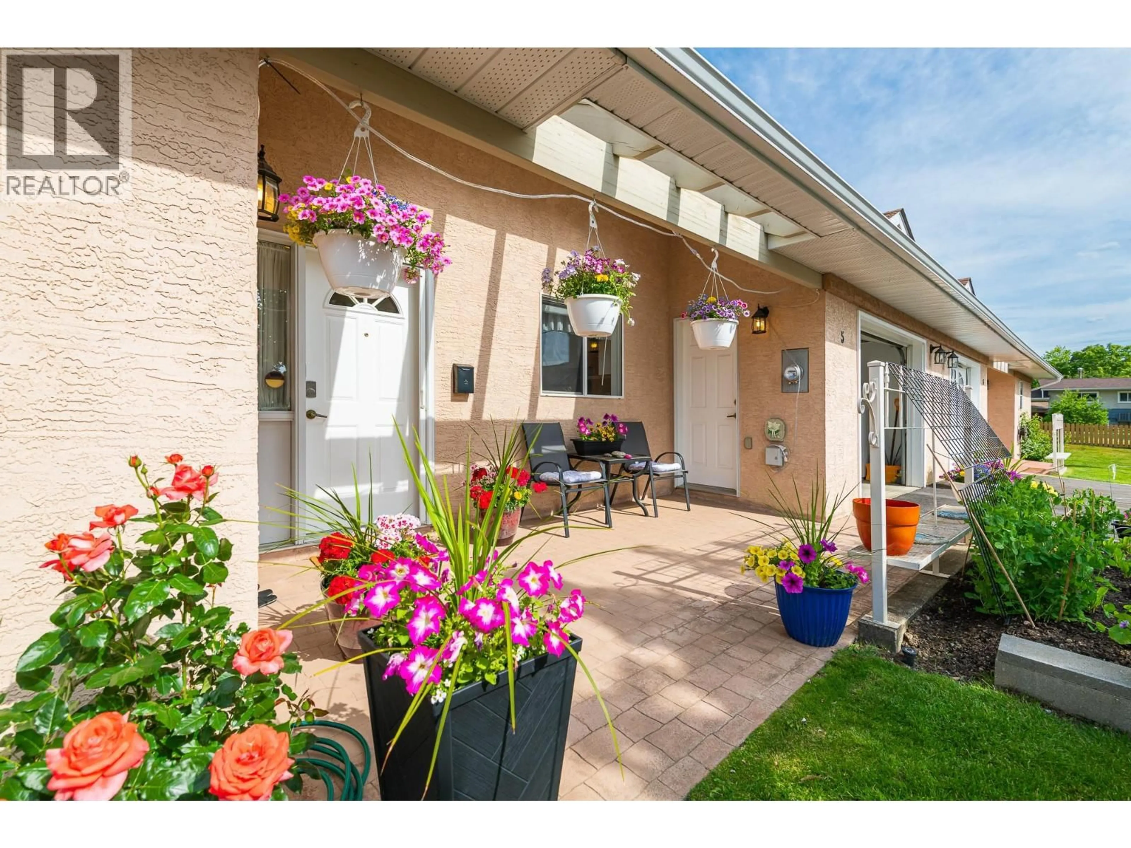 Patio, street for 5 - 518 18TH AVENUE SOUTH, Creston British Columbia V0B1G0