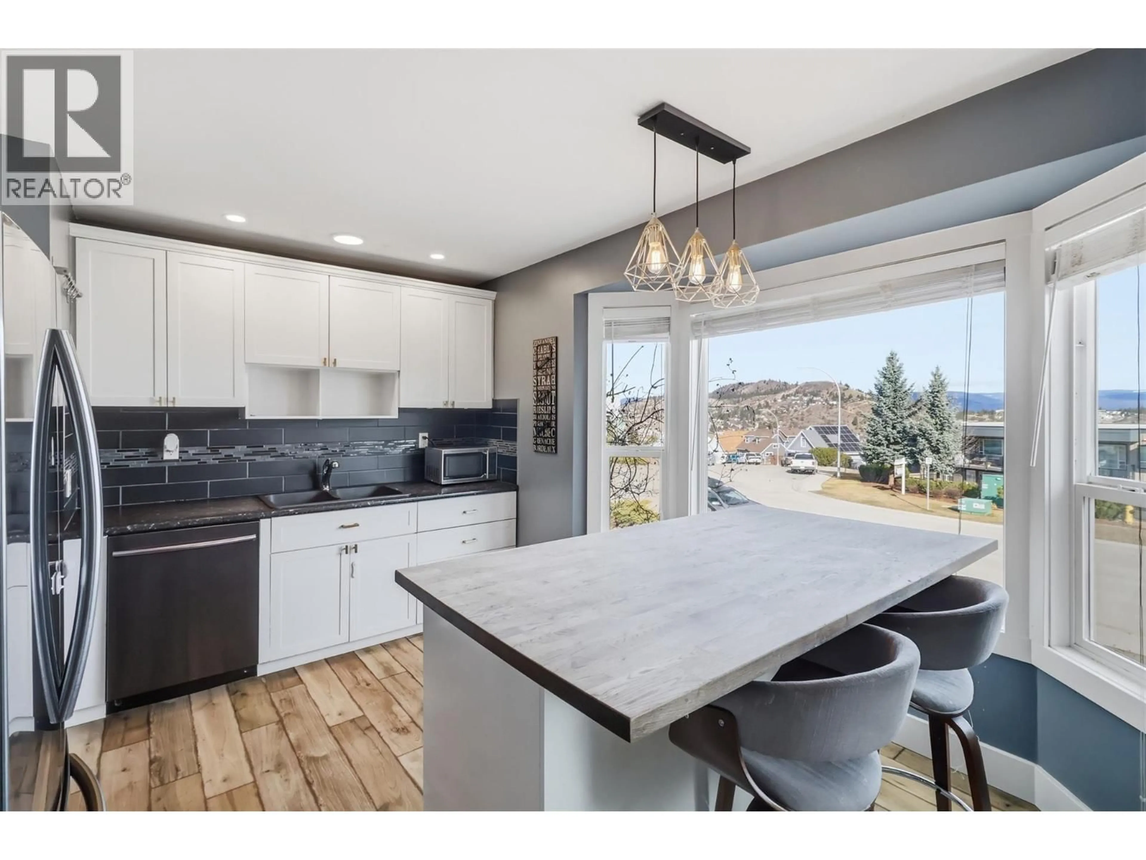 Open concept kitchen, ceramic/tile floor for 1189 HOWE ROAD, Kamloops British Columbia V1S1M4