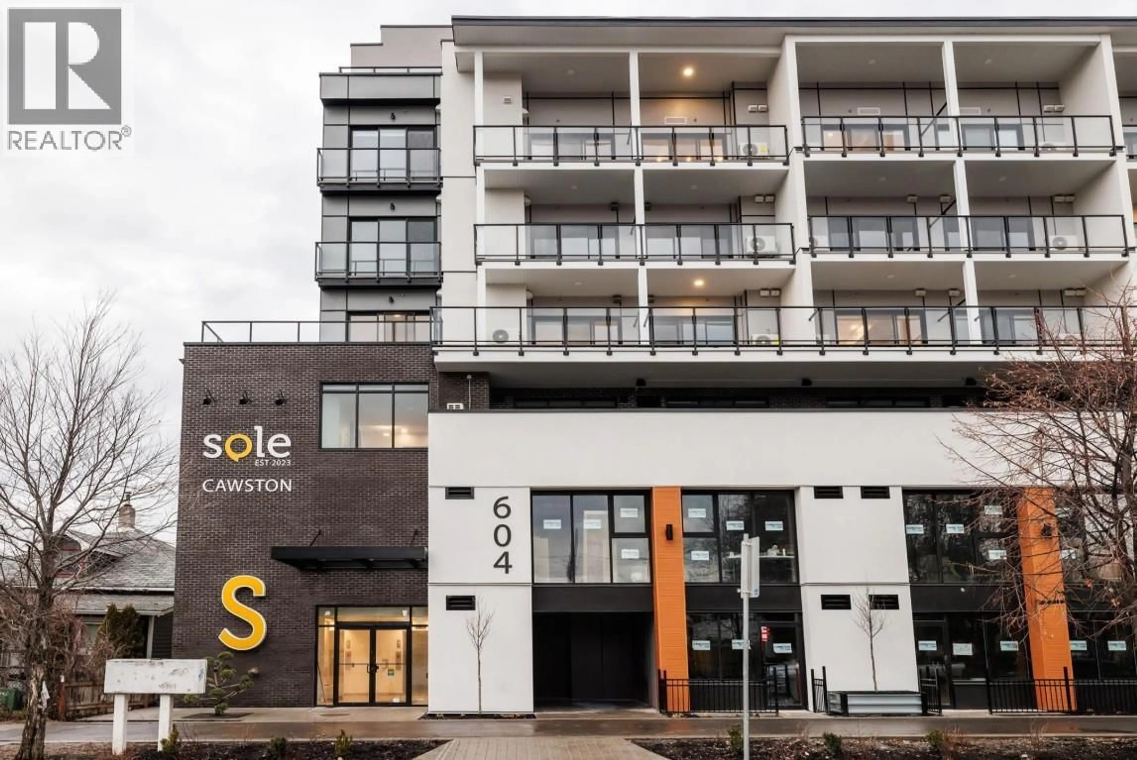 A pic from outside/outdoor area/front of a property/back of a property/a pic from drone, street for 509 - 604 CAWSTON AVENUE, Kelowna British Columbia V1Y6Z4