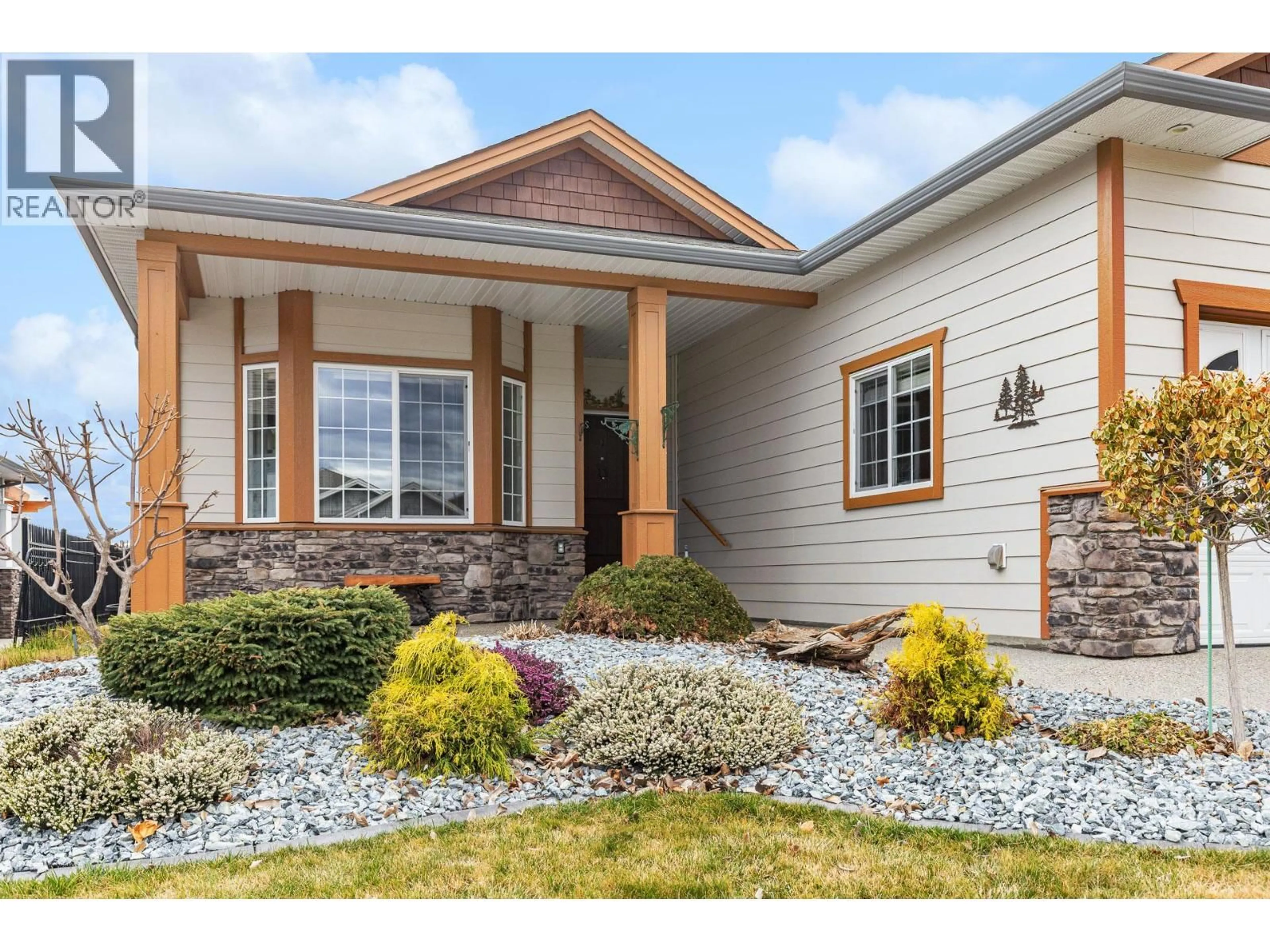 Home with vinyl exterior material, unknown for 2092 CLOVER DRIVE, West Kelowna British Columbia V4T3A5