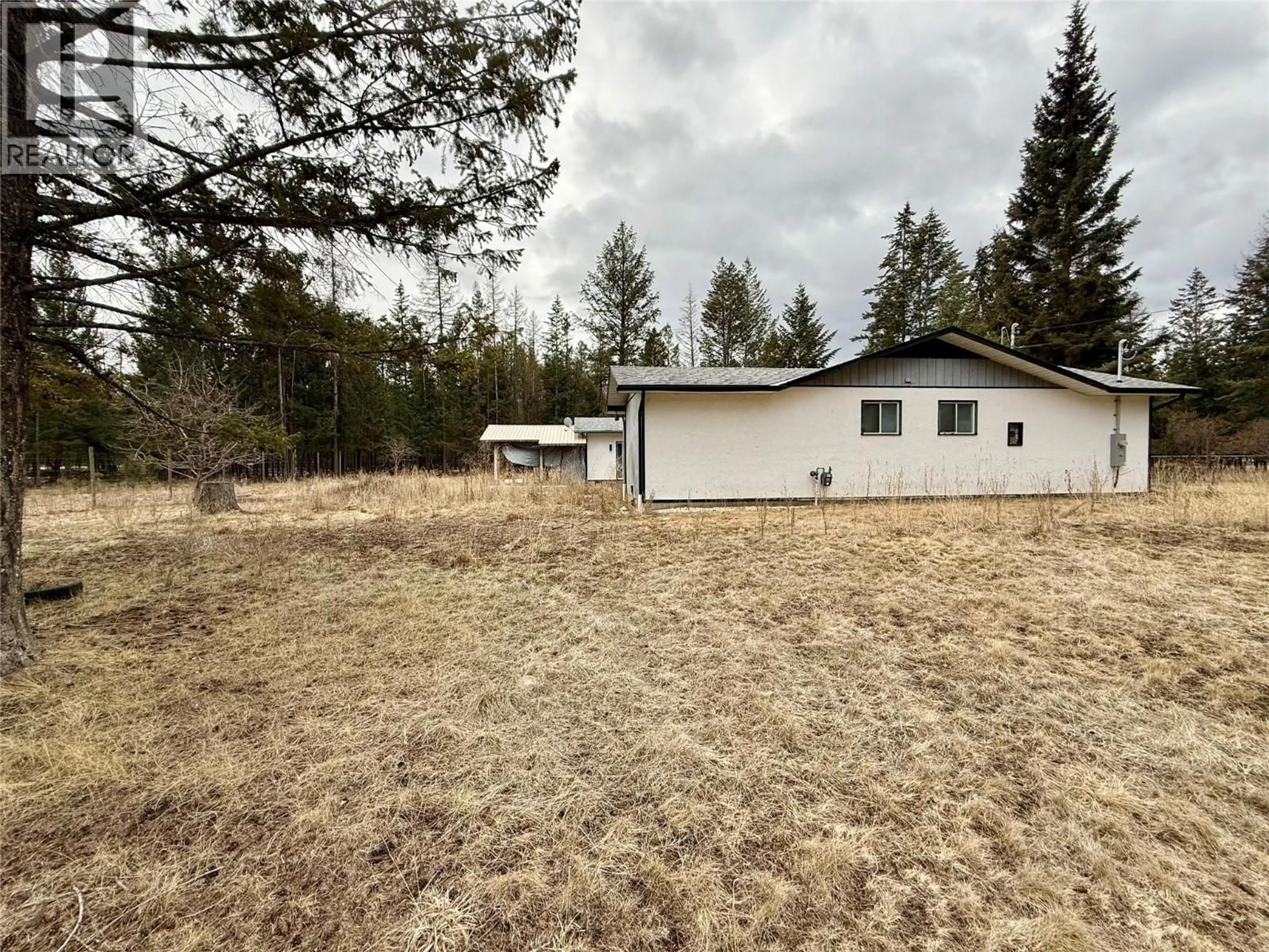 A pic from outside/outdoor area/front of a property/back of a property/a pic from drone, unknown for 4125 33RD STREET, Cranbrook British Columbia V1C6Z7