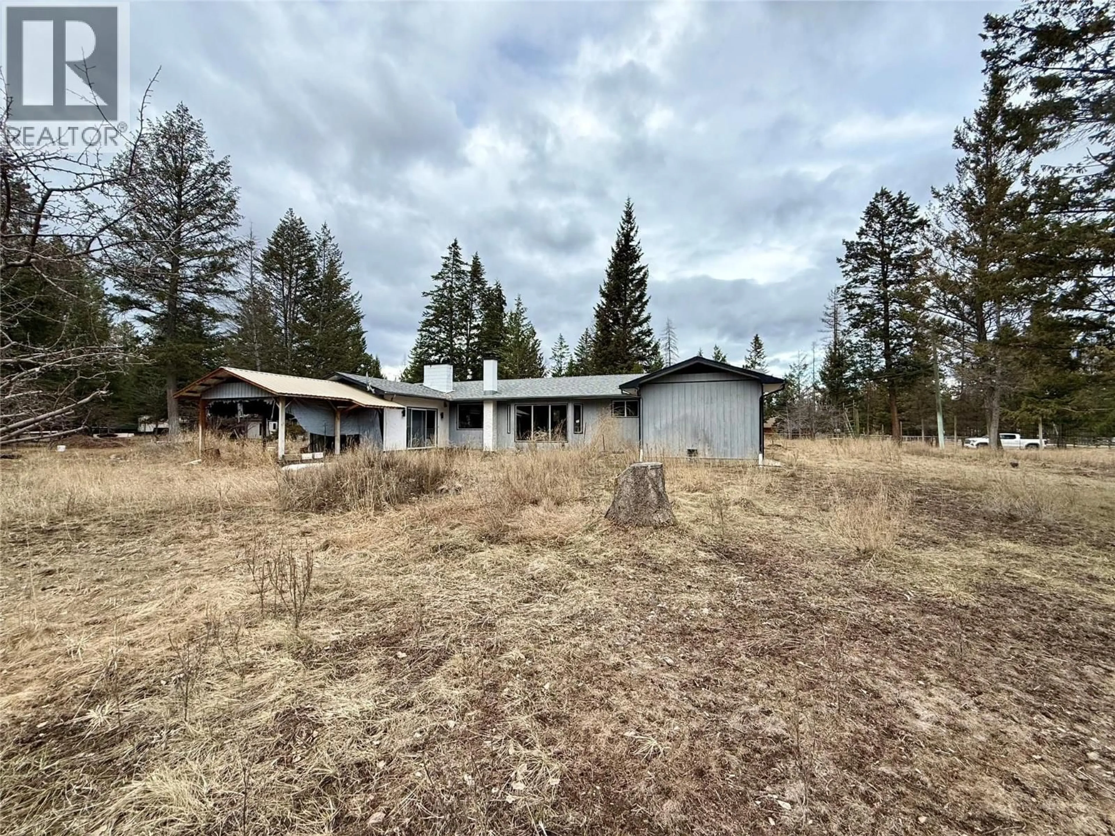 A pic from outside/outdoor area/front of a property/back of a property/a pic from drone, building for 4125 33RD STREET, Cranbrook British Columbia V1C6Z7