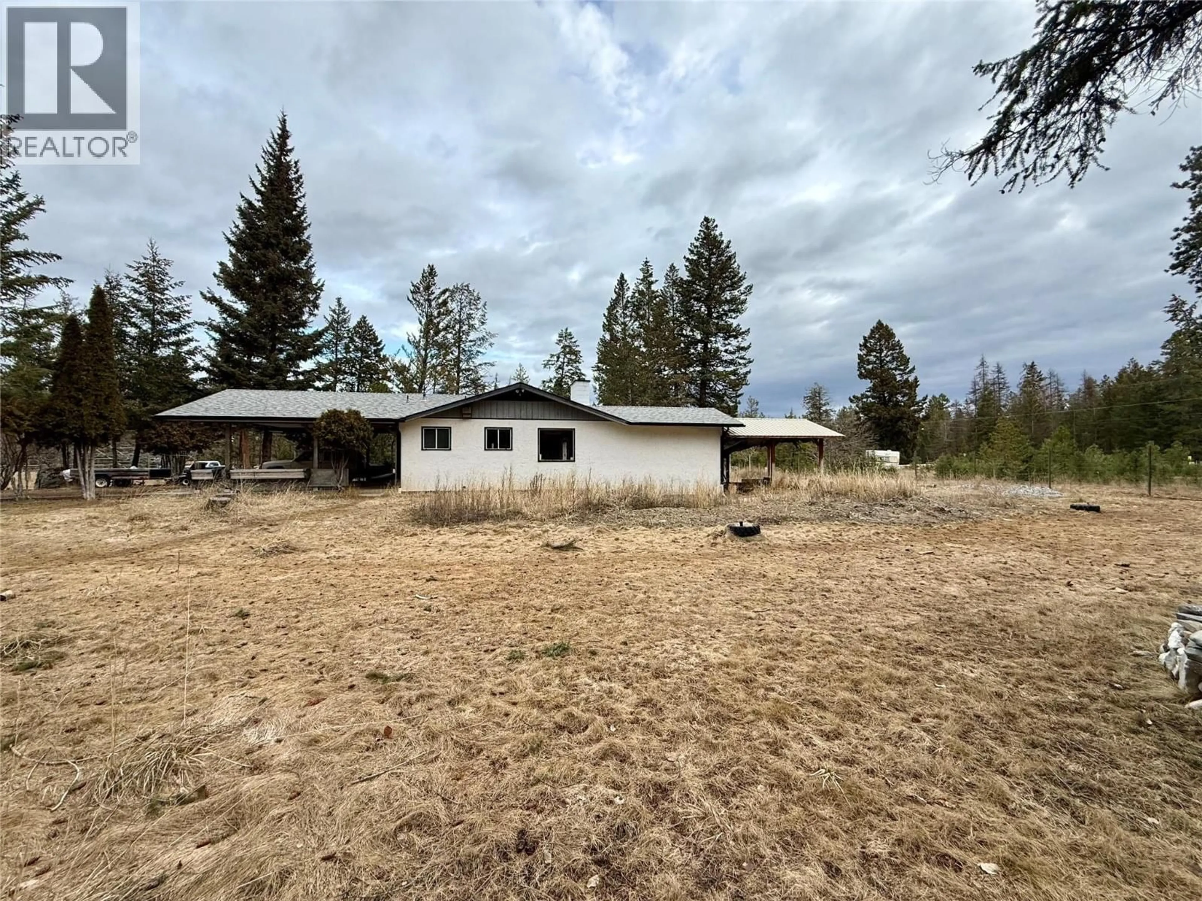 A pic from outside/outdoor area/front of a property/back of a property/a pic from drone, unknown for 4125 33RD STREET, Cranbrook British Columbia V1C6Z7