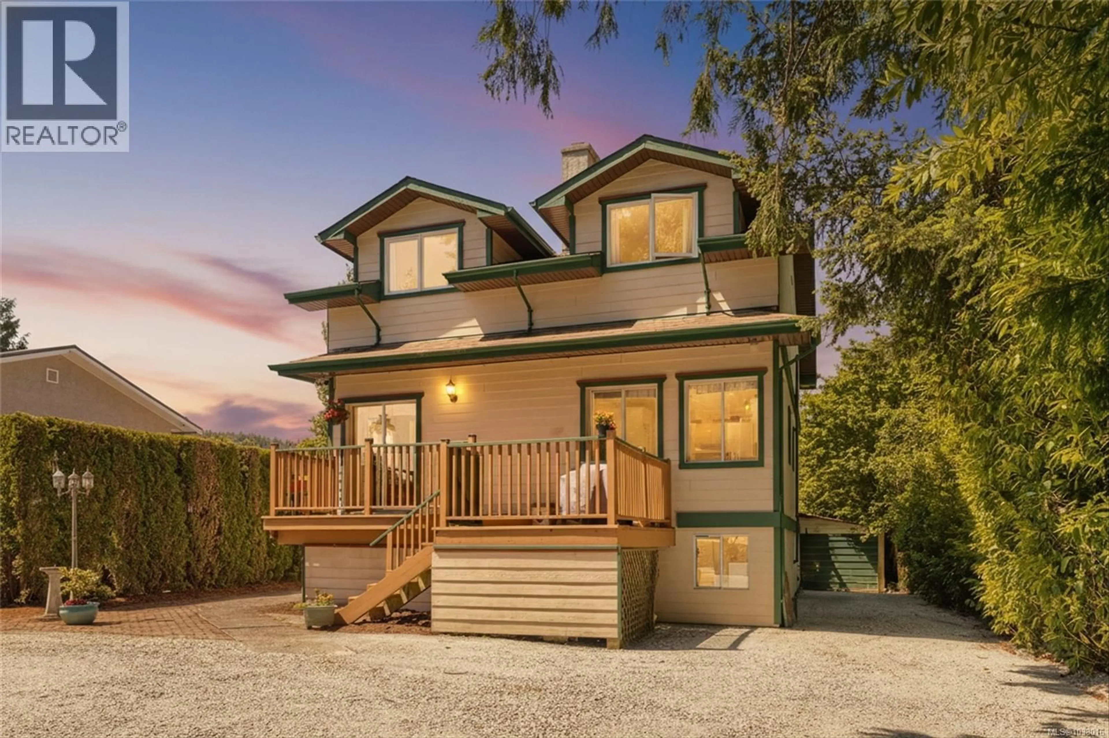 Home with vinyl exterior material, unknown for 9220 EAST SAANICH ROAD, North Saanich British Columbia V8L1H7