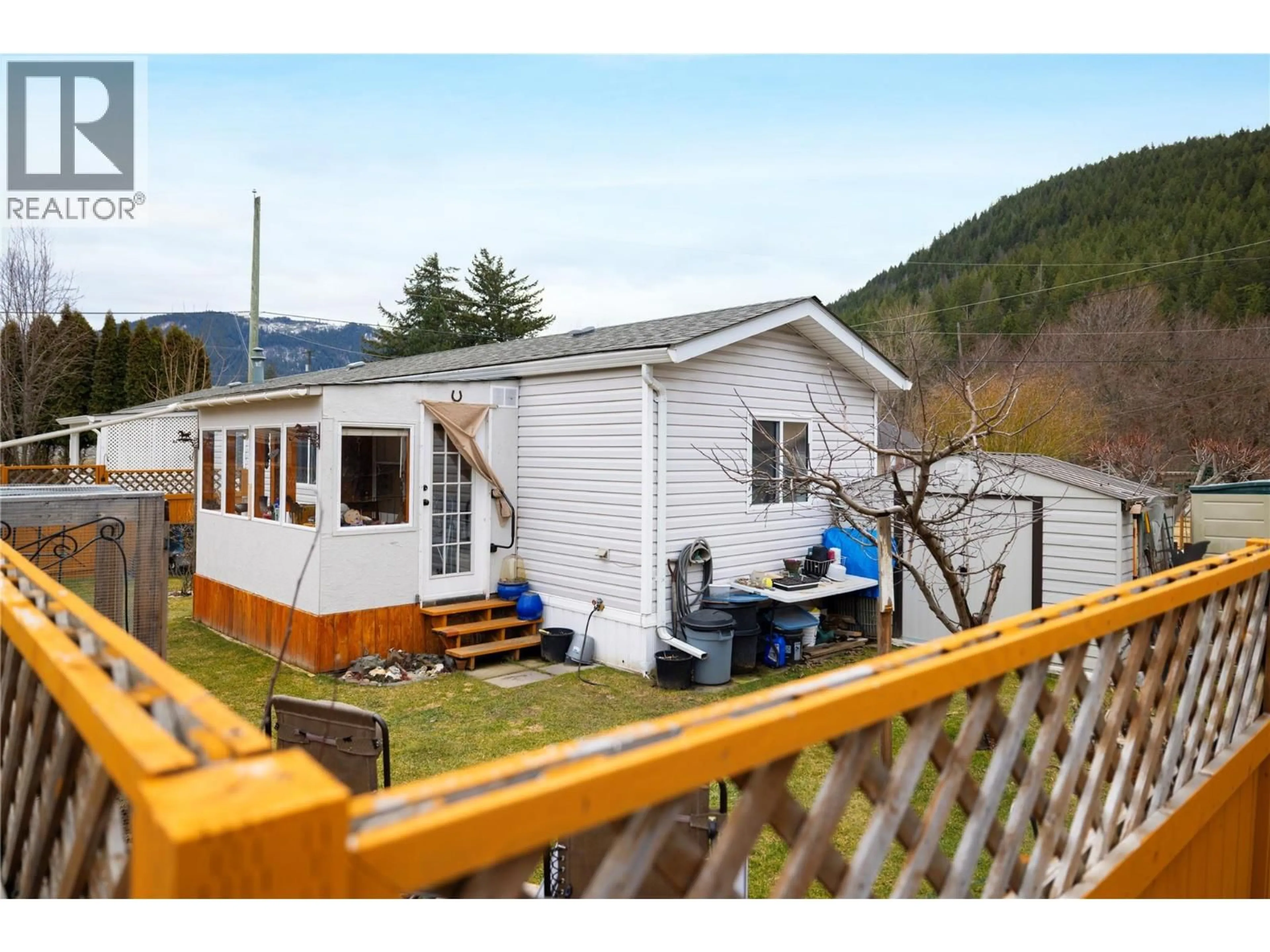 Unknown for 9 - 5760 FALKLAND ROAD, Falkland British Columbia V0E1W0