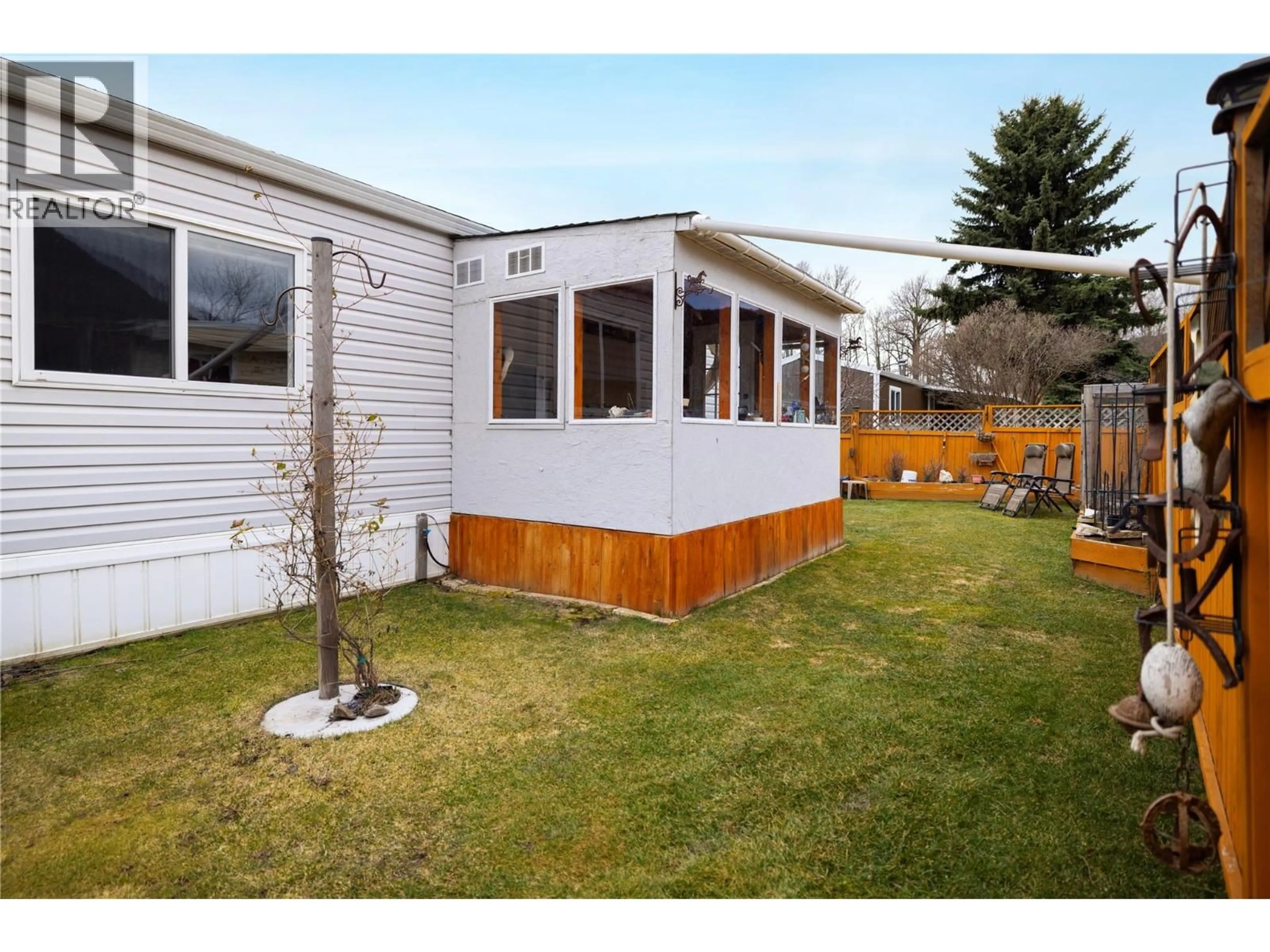 Unknown for 9 - 5760 FALKLAND ROAD, Falkland British Columbia V0E1W0