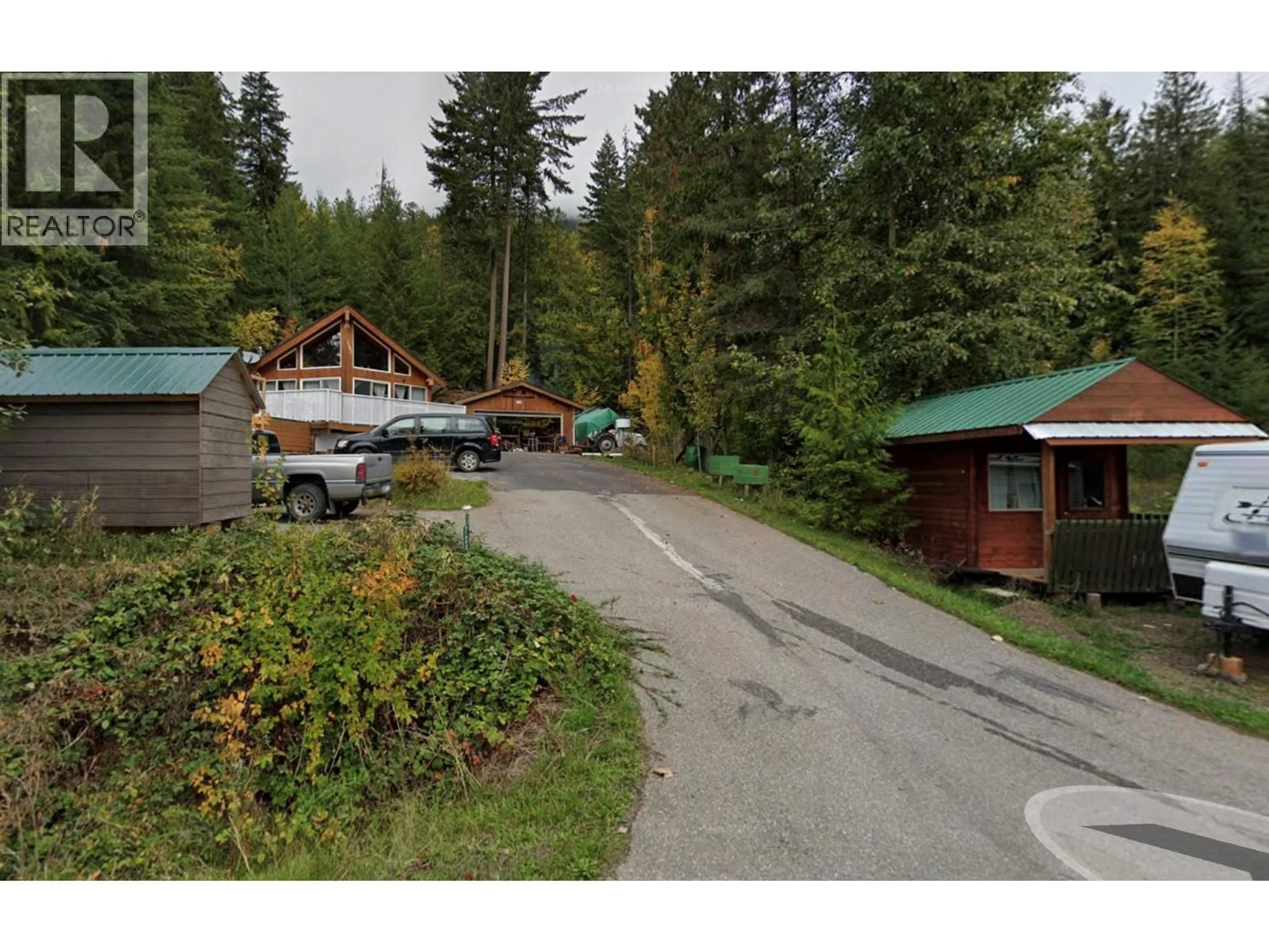 A pic from outside/outdoor area/front of a property/back of a property/a pic from drone, unknown for 7241 ESTATE PLACE, Anglemont British Columbia V0E1M8