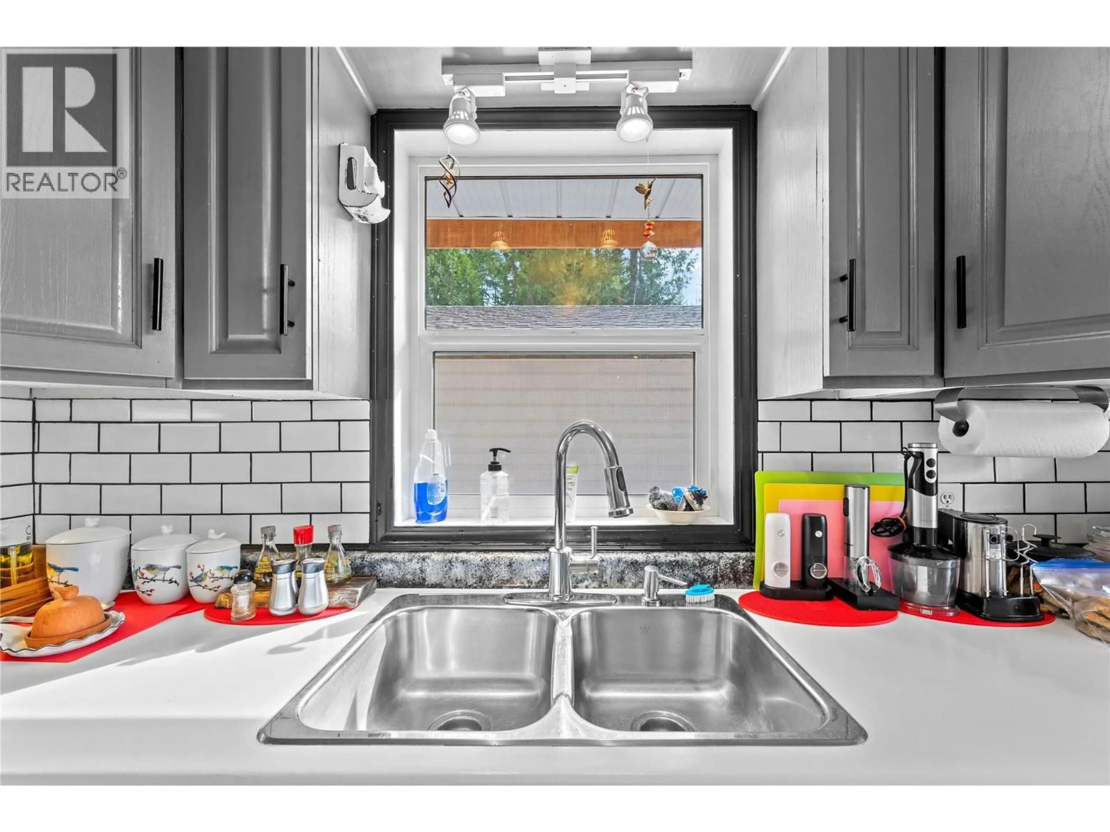 Unknown for 7241 ESTATE PLACE, Anglemont British Columbia V0E1M8