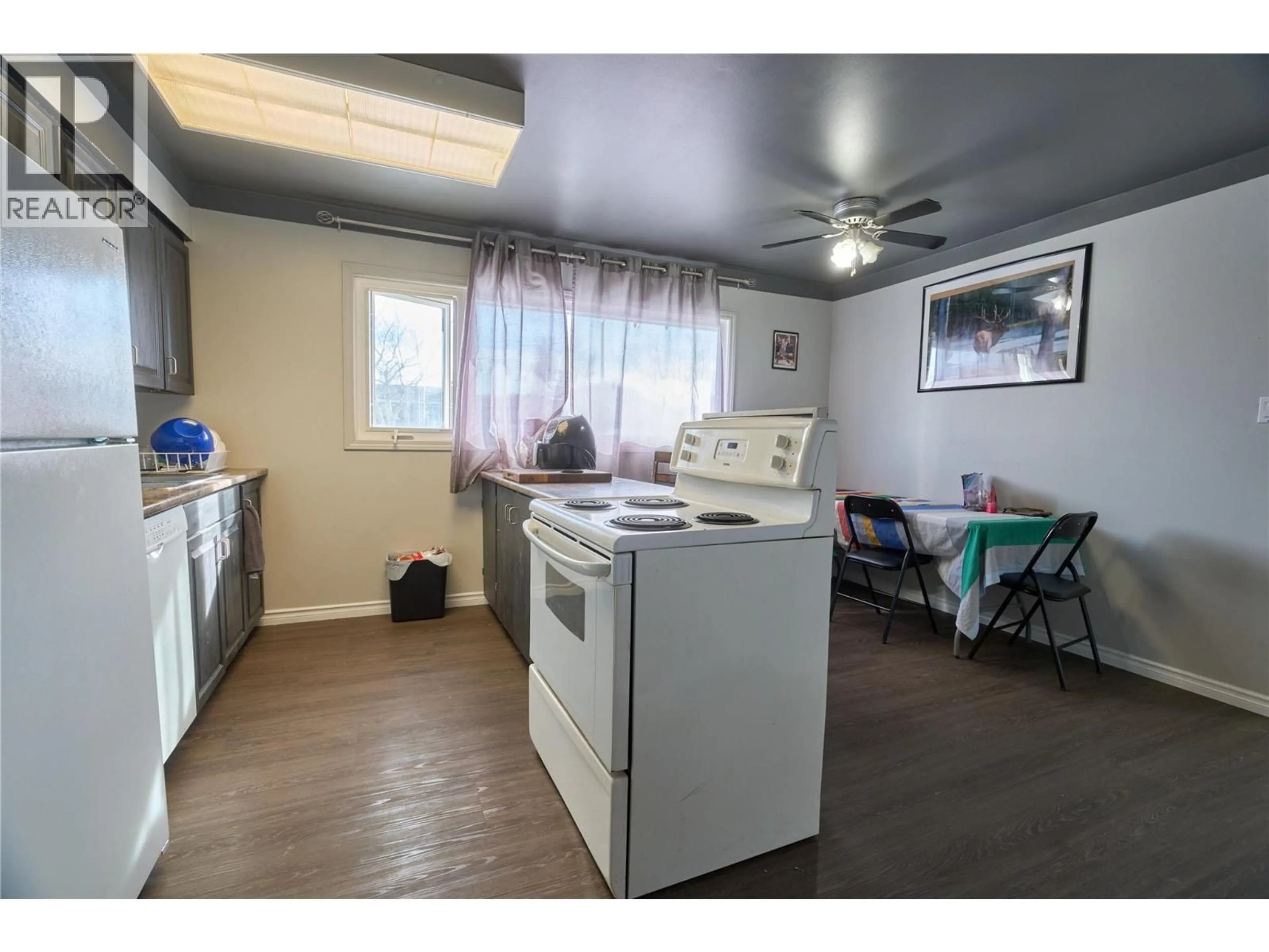 Standard kitchen, unknown for 1608 116 AVENUE, Dawson Creek British Columbia V1G3G4