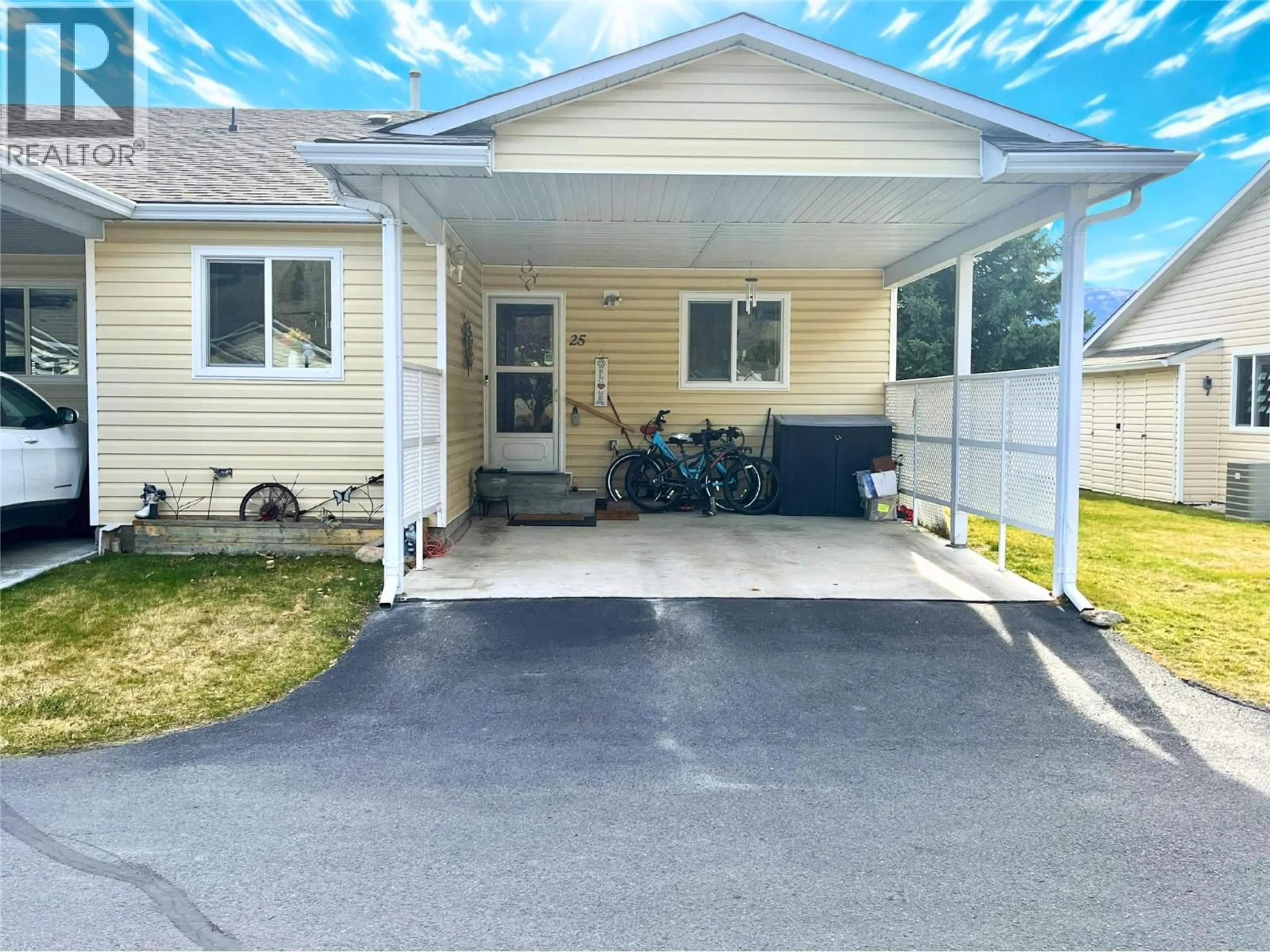 Home with vinyl exterior material, street for 25 - 1410 CEDAR STREET, Okanagan Falls British Columbia V0H1R4