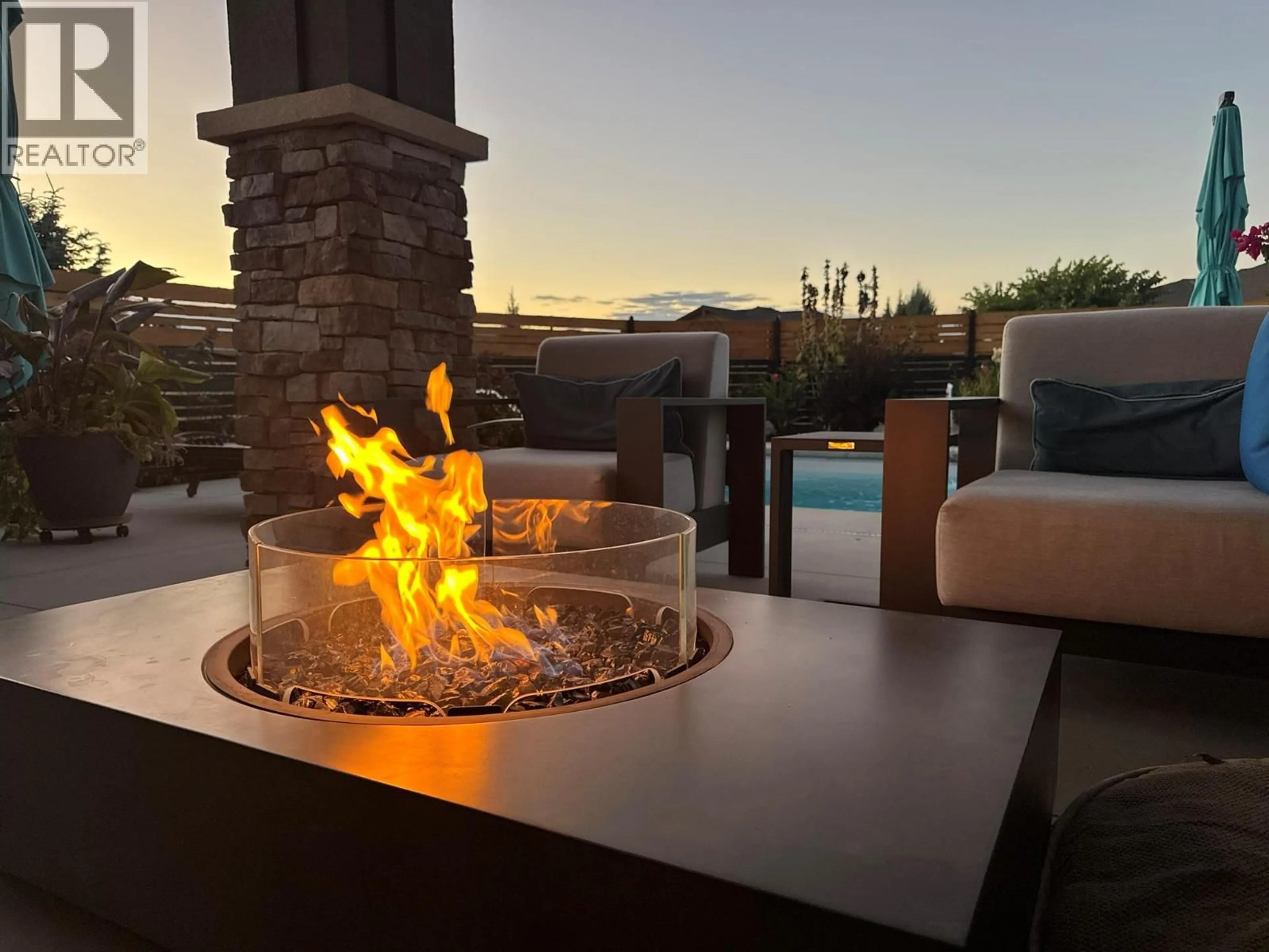 Patio, water/lake/river/ocean view for 667 DEVONIAN AVENUE, Kelowna British Columbia V1W5C2