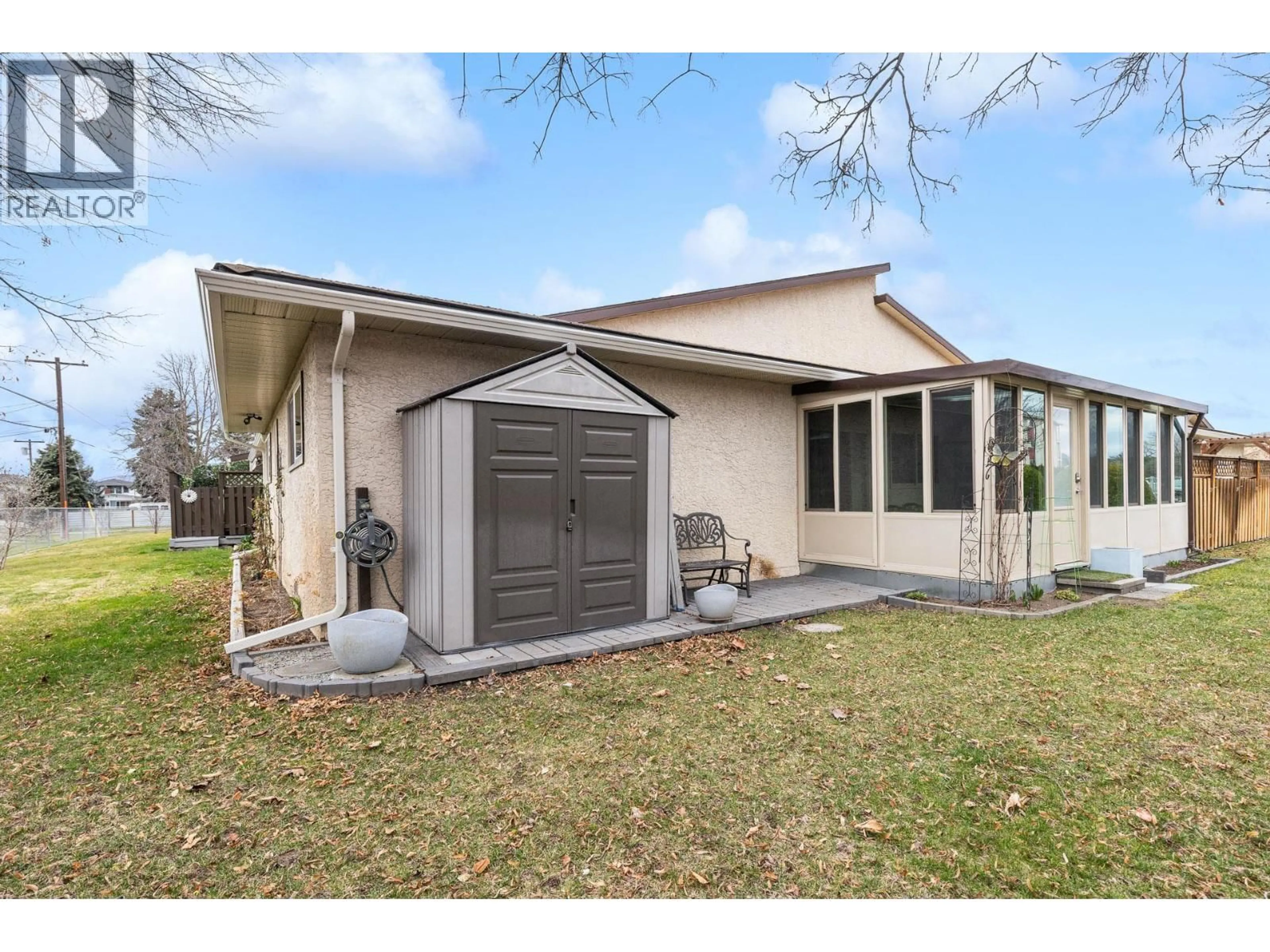 Home with vinyl exterior material, street for 16 - 200 GERSTMAR ROAD, Kelowna British Columbia V1X4A7