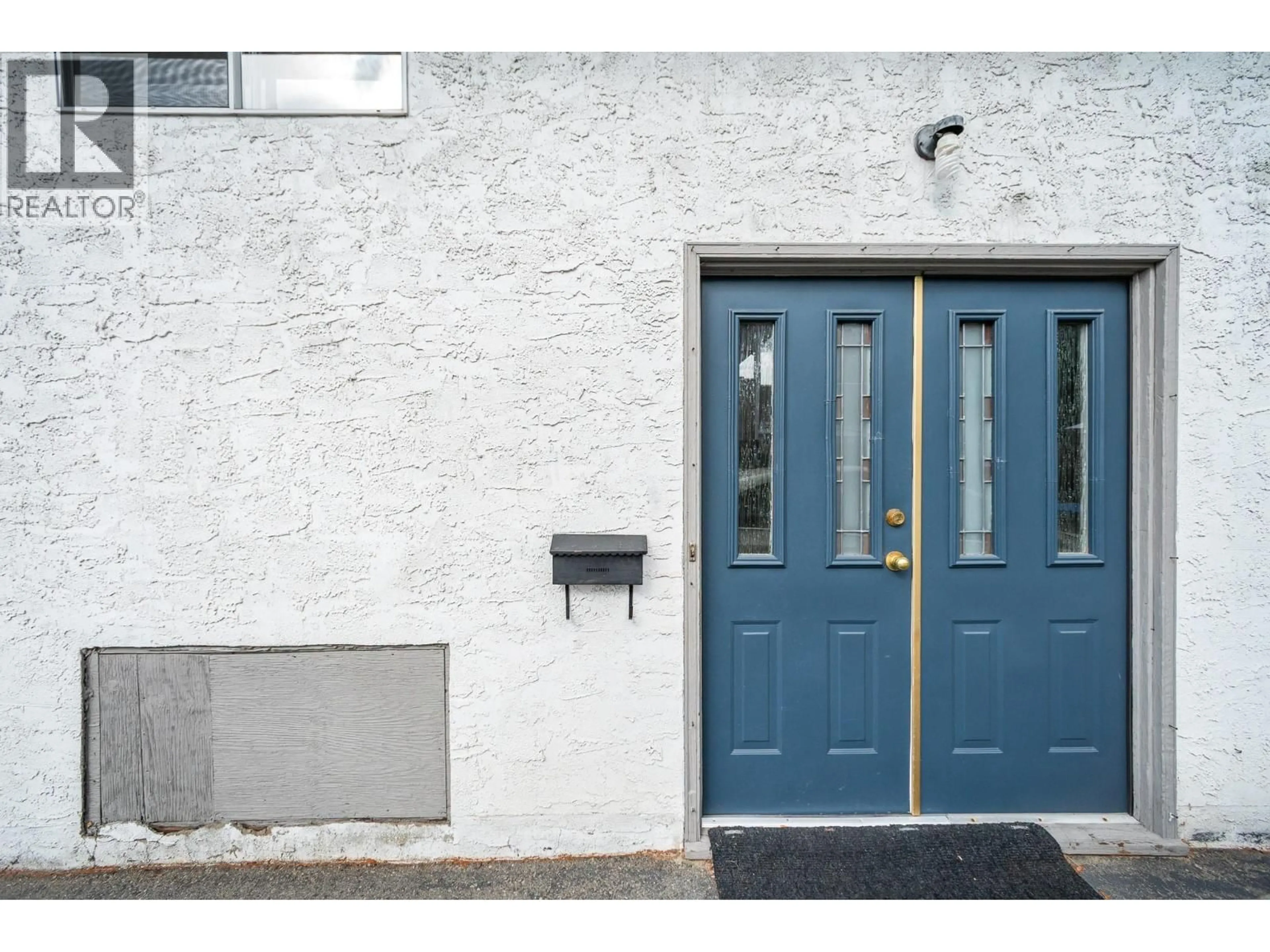 Indoor entryway for 495-497 GRAMIAK ROAD, Kelowna British Columbia V1X1K4