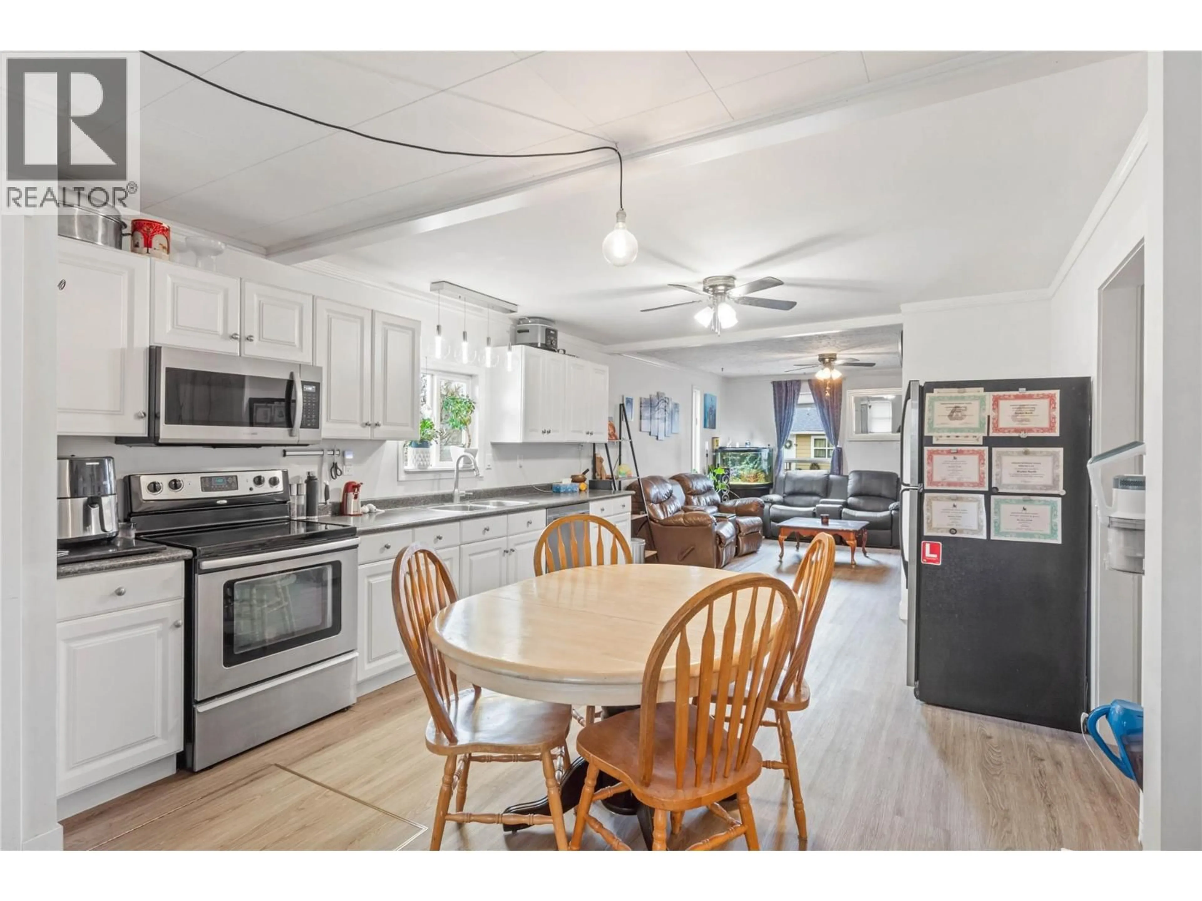 Open concept kitchen, ceramic/tile floor for 189 THRUPP STREET, Kamloops British Columbia V2B4B5