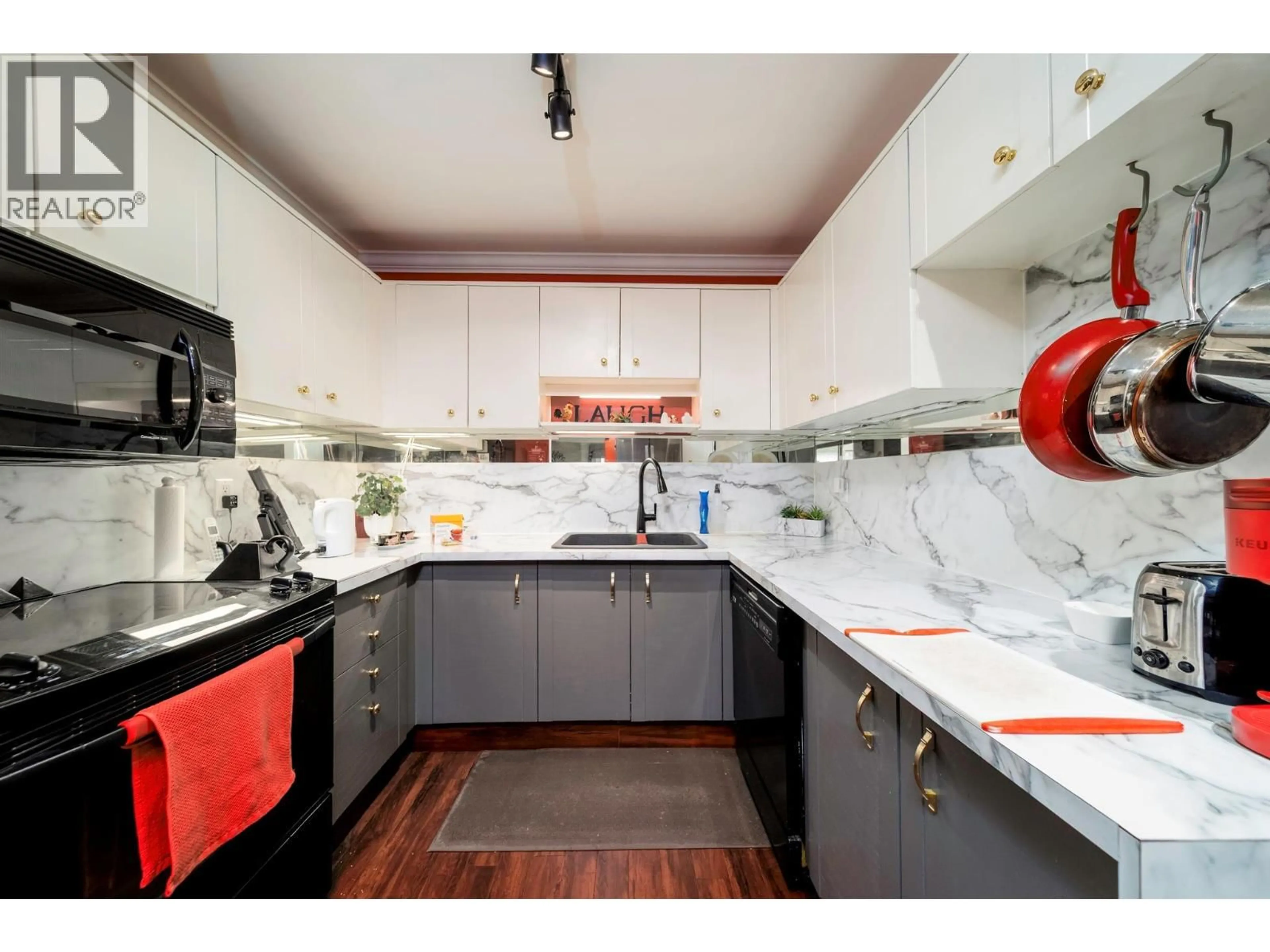 Standard kitchen, unknown for 115 - 1035 BERNARD AVENUE, Kelowna British Columbia V1Y6P7