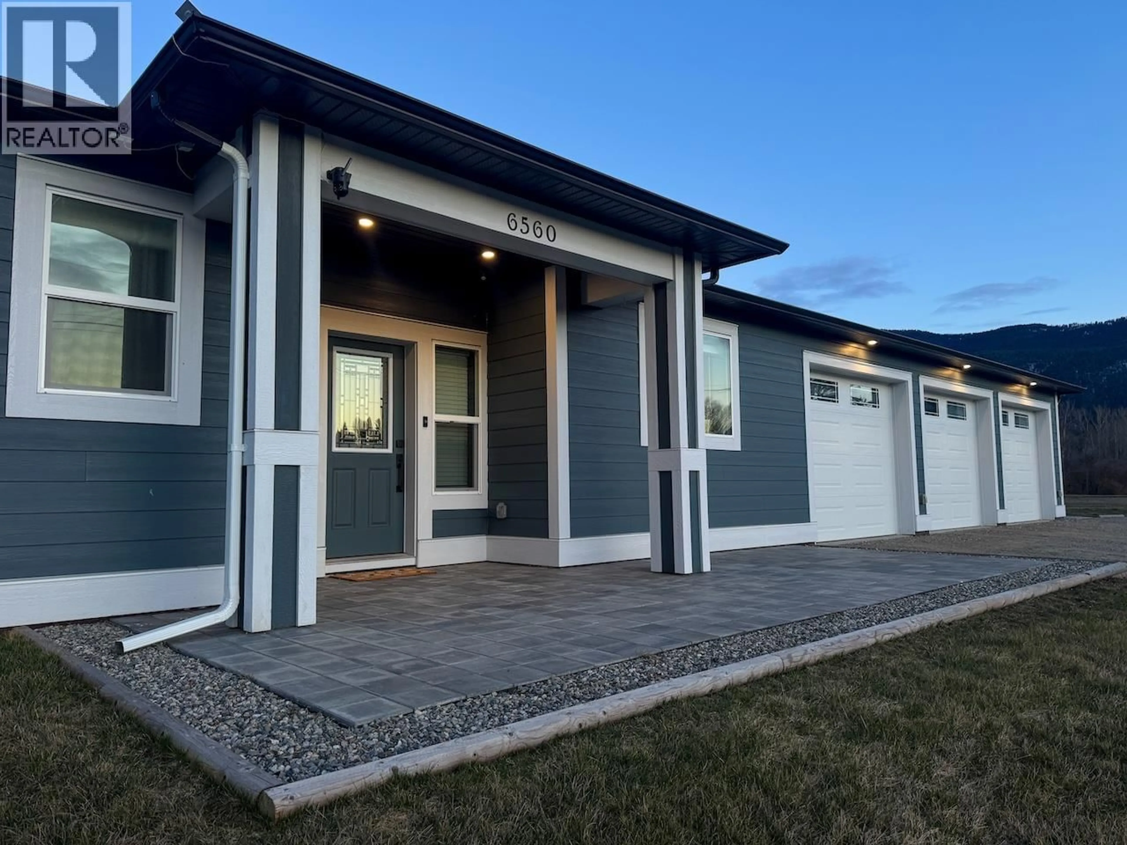 Home with vinyl exterior material, street for 6560 25TH STREET, Grand Forks British Columbia V0H1H0