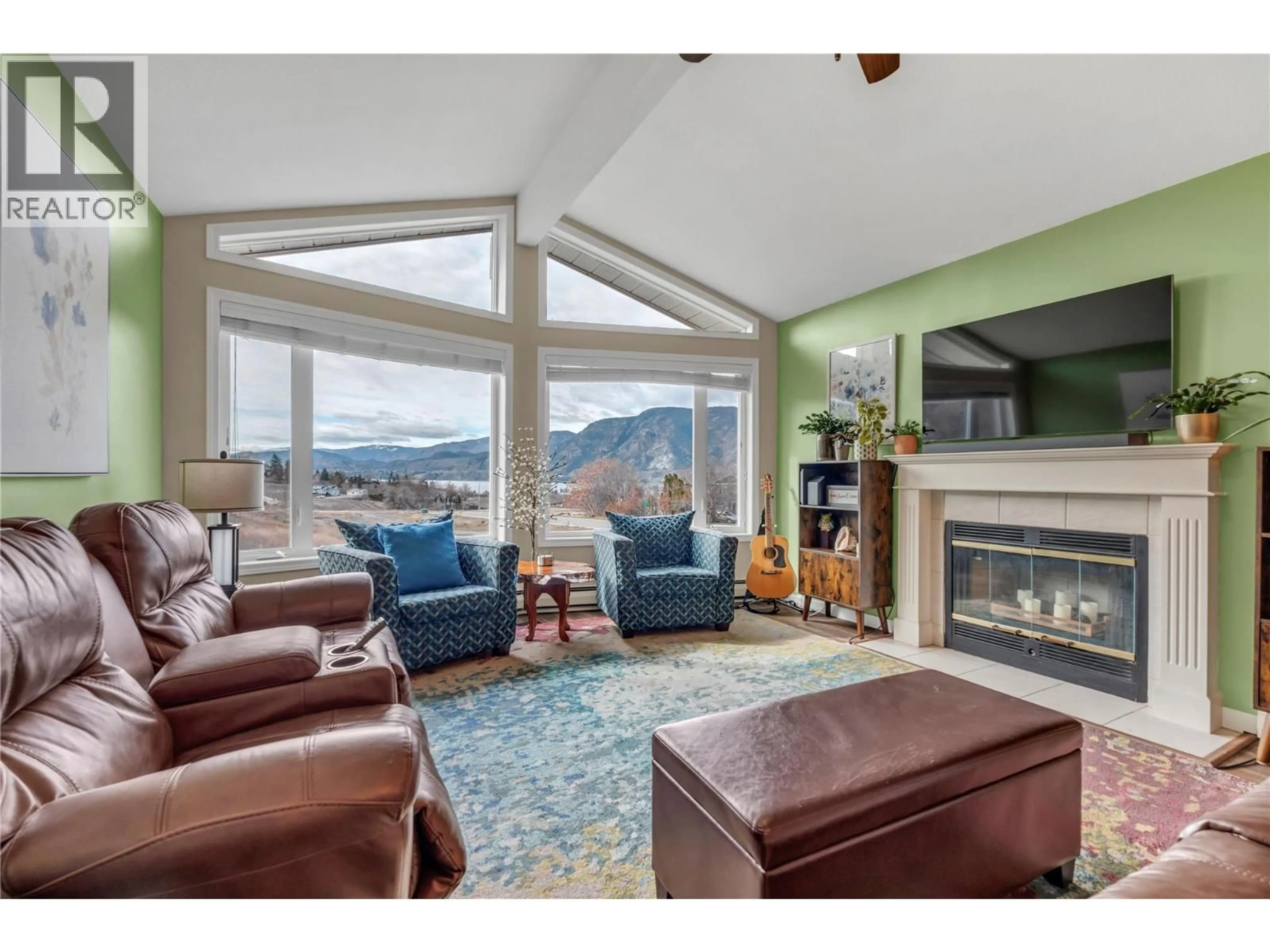 Living room with furniture, unknown for 192 DARTMOUTH PLACE, Penticton British Columbia V2A7S4