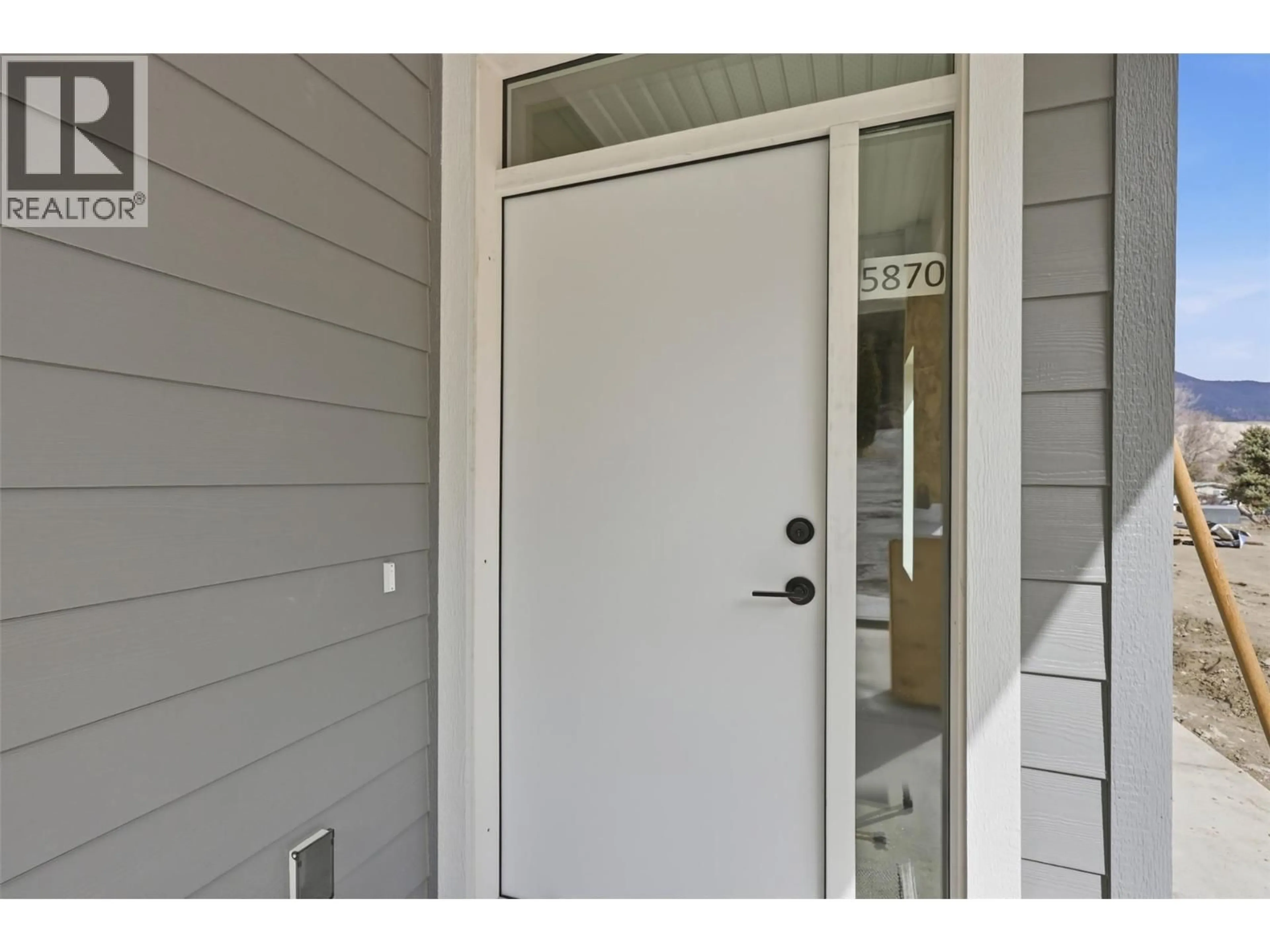 Indoor entryway for 5870 DALLAS DRIVE, Kamloops British Columbia V2C4X2
