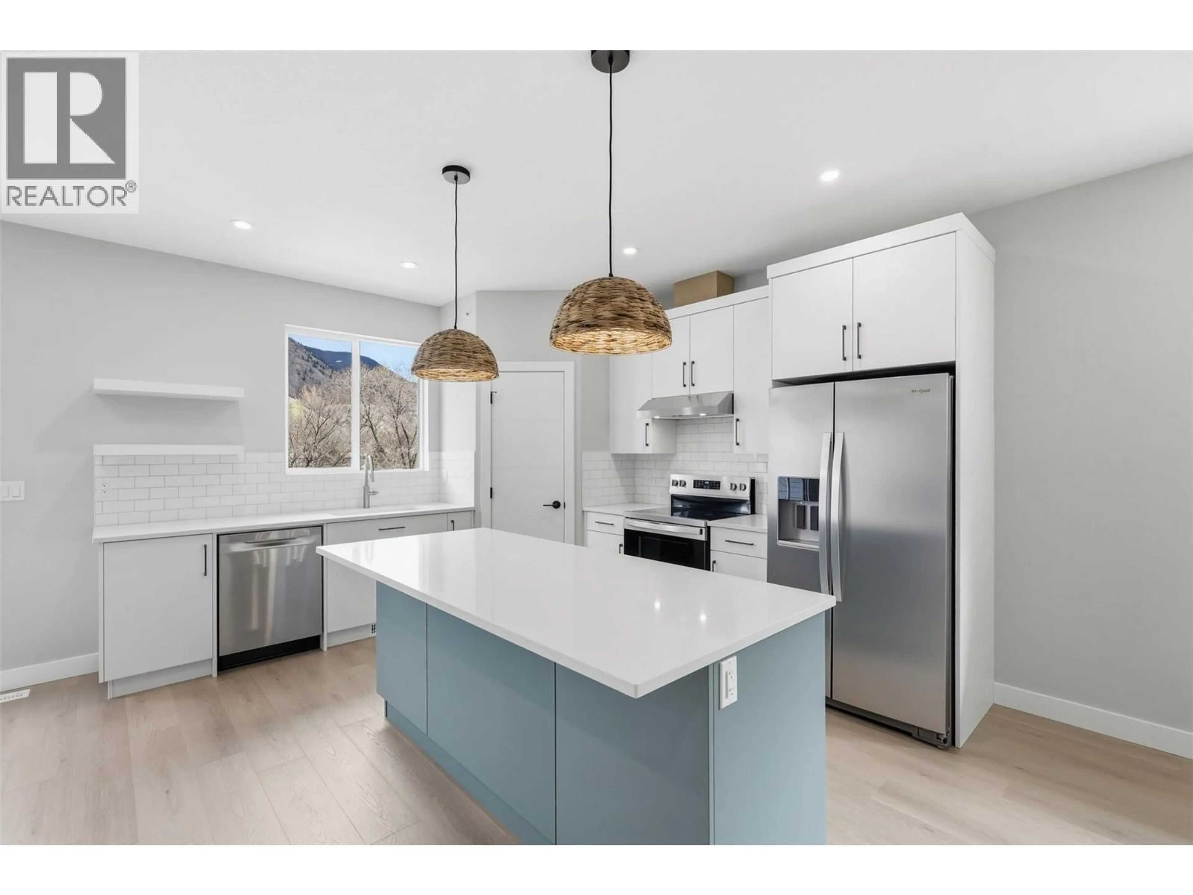 Open concept kitchen, unknown for 5870 DALLAS DRIVE, Kamloops British Columbia V2C4X2