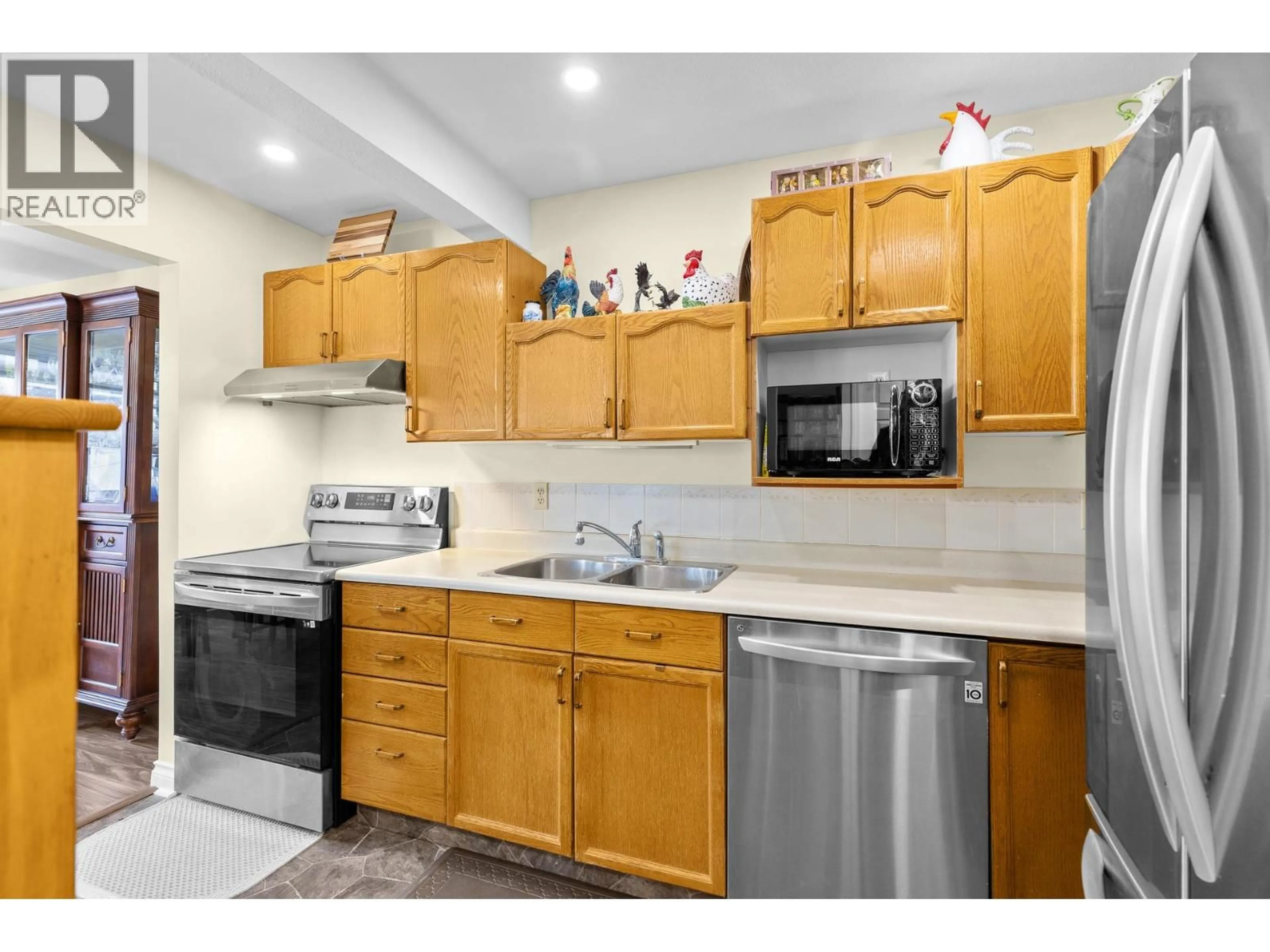 Standard kitchen, unknown for 210 - 3815 BROWN ROAD, West Kelowna British Columbia V4T1R8