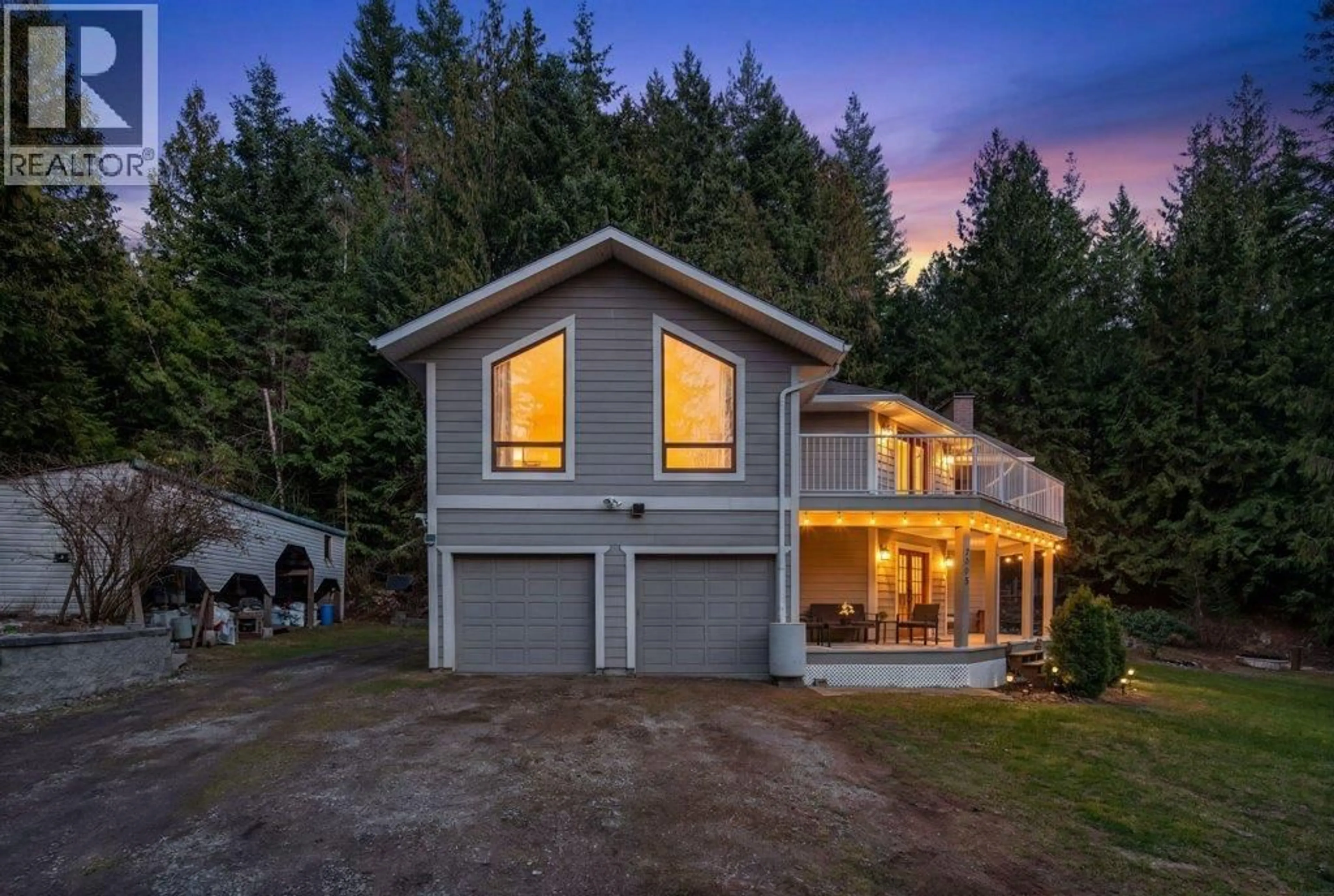 Home with vinyl exterior material, unknown for 7905 97A HIGHWAY, Mara British Columbia V0E2K0