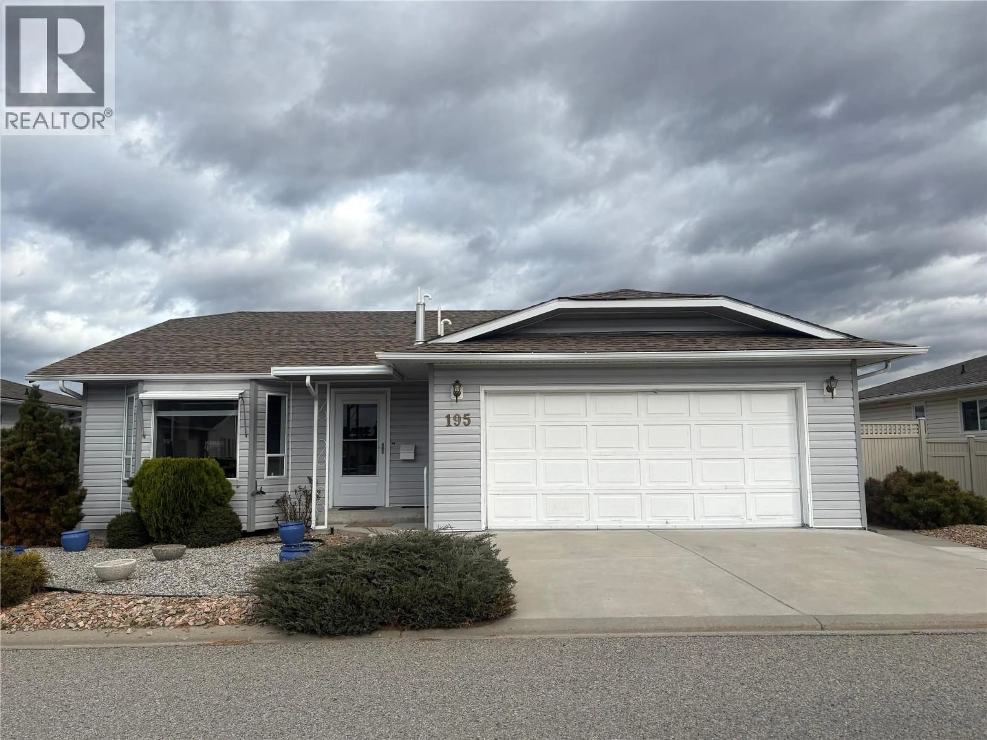 Home with vinyl exterior material, street for 195 - 3400 WILSON STREET, Penticton British Columbia V2A8J1