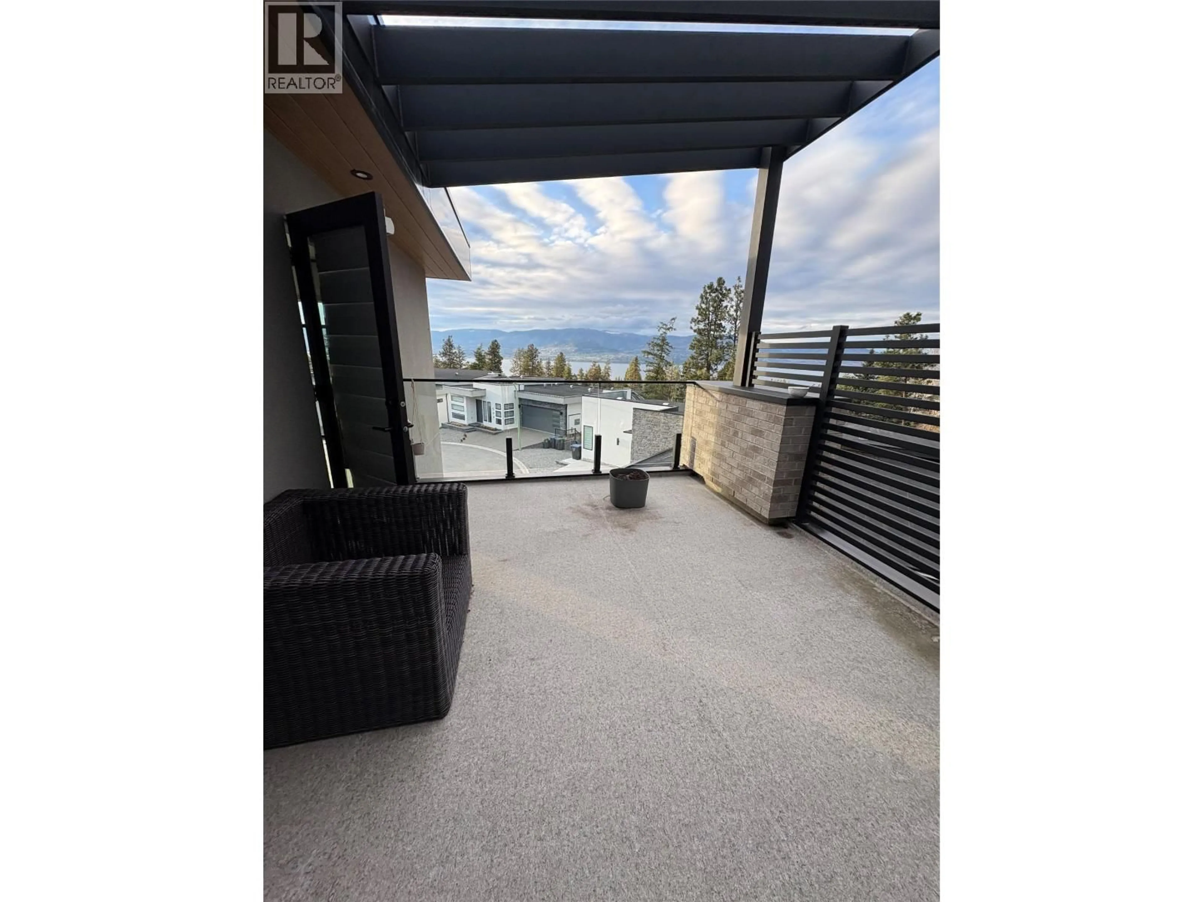 Patio, water/lake/river/ocean view for 547 HAWES COURT, Kelowna British Columbia V1W5C5