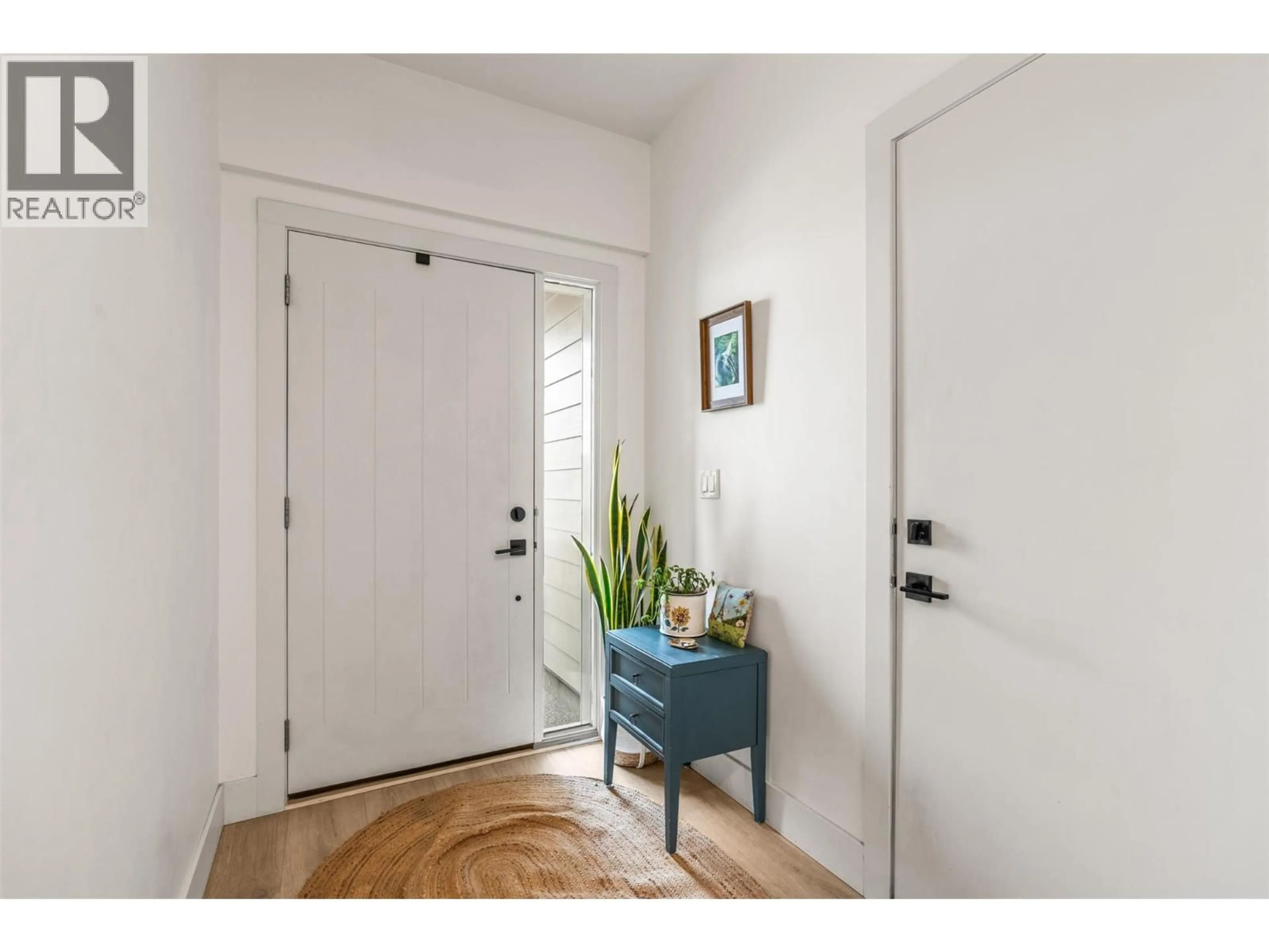 Indoor entryway for 29 - 1000 MT ROBSON PLACE, Vernon British Columbia V1B4G2