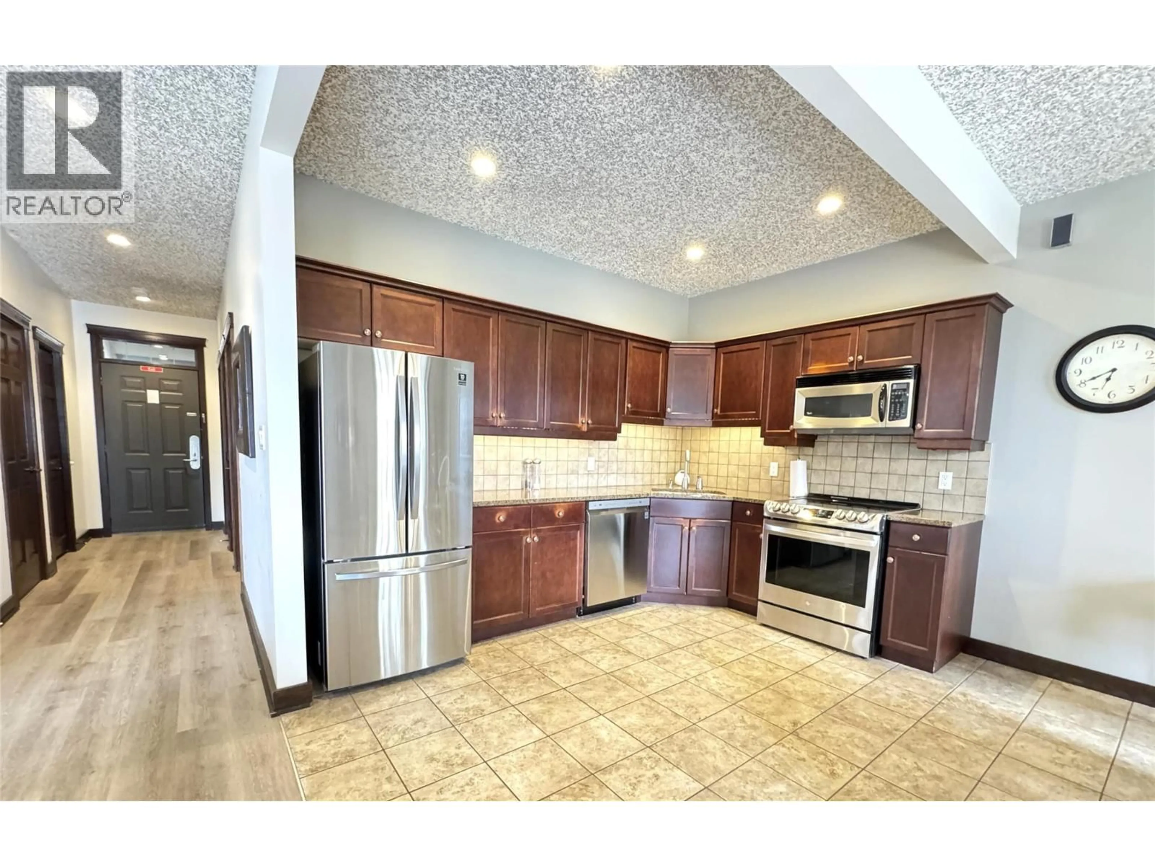 Open concept kitchen, ceramic/tile floor for 322D - 300 BIGHORN BOULEVARD, Radium Hot Springs British Columbia V0A1M0