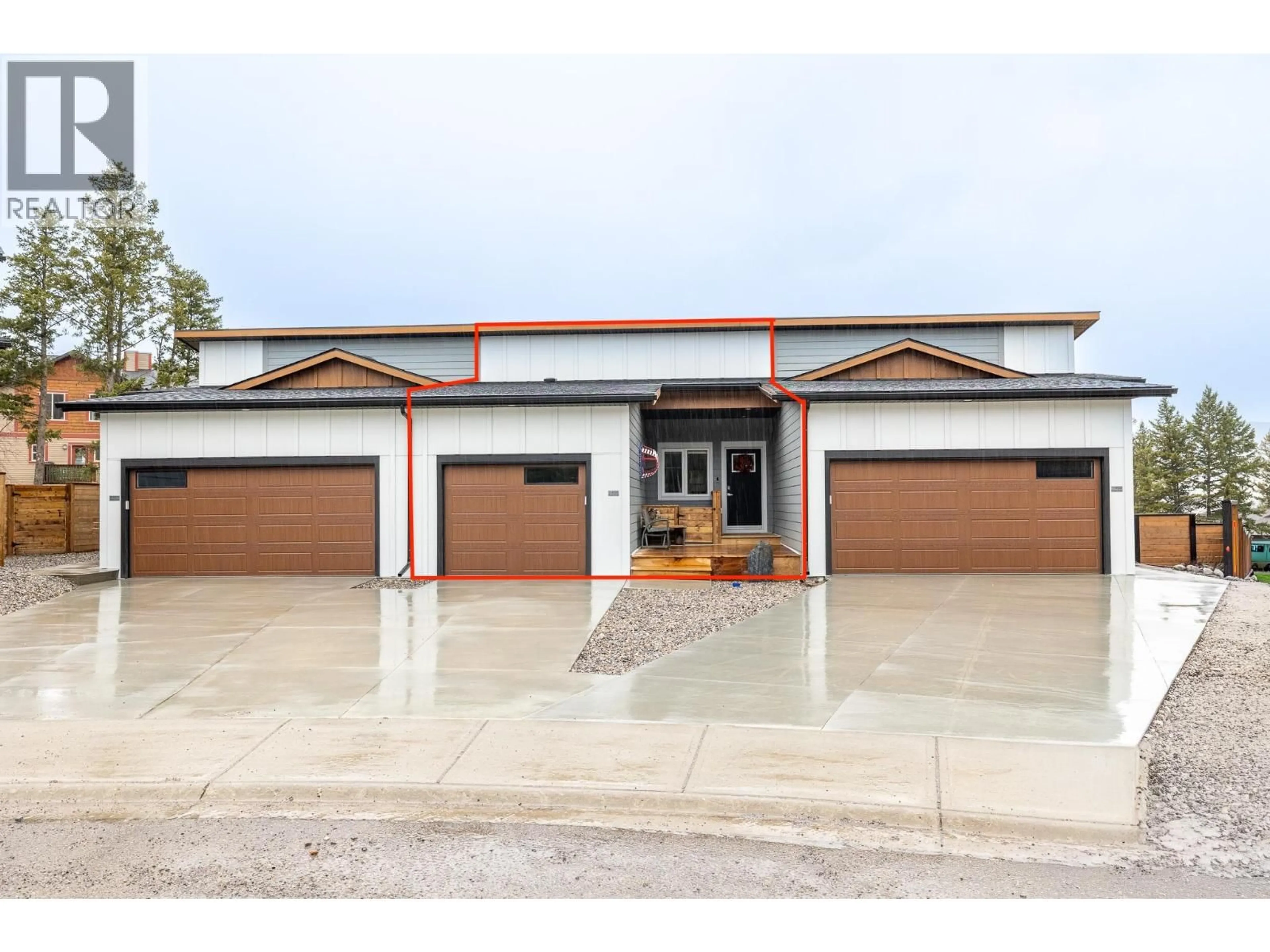 Indoor garage for 2 - 4820 RIDGE ROAD, Radium Hot Springs British Columbia V0A1M0