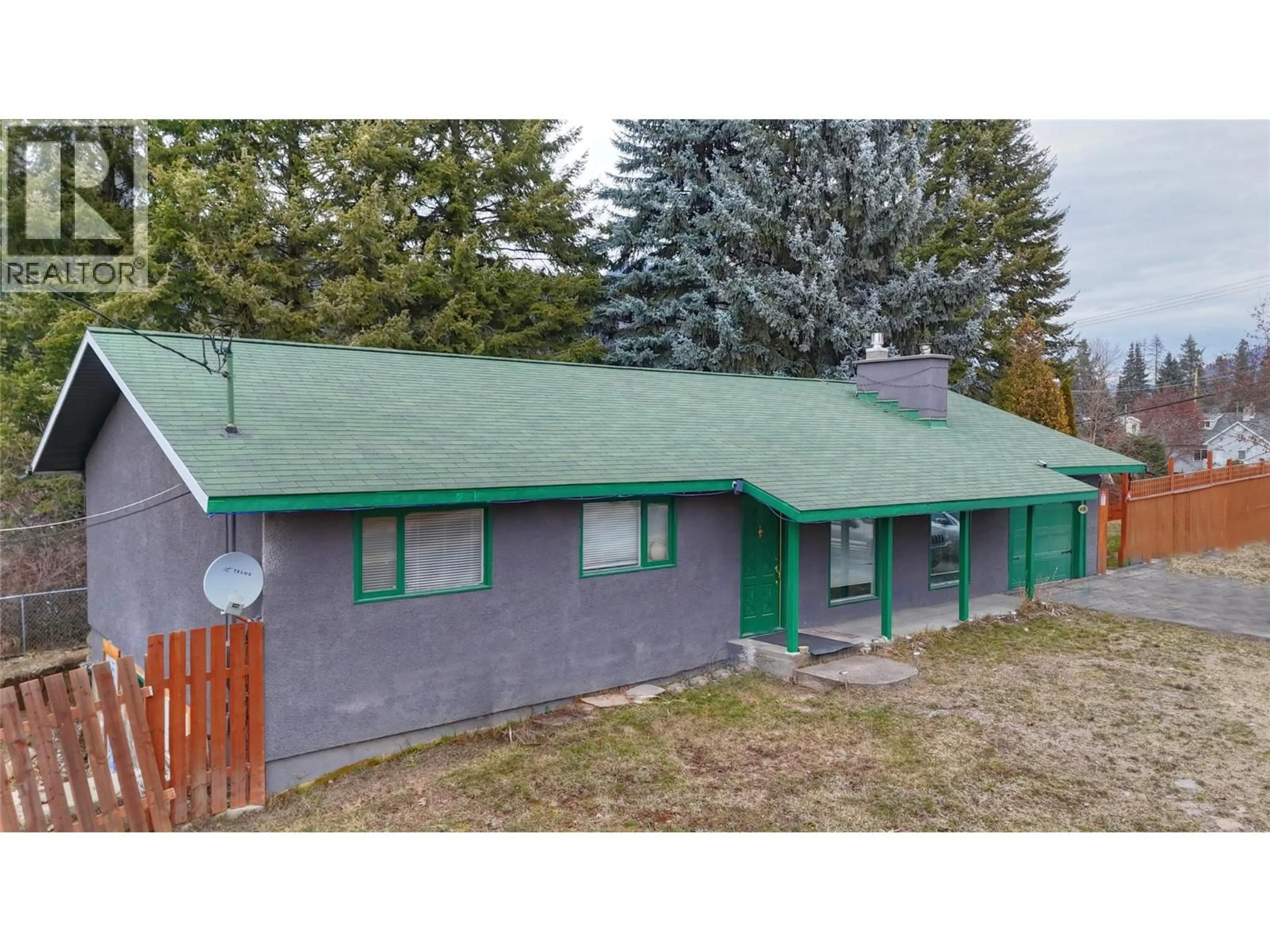 A pic from outside/outdoor area/front of a property/back of a property/a pic from drone, street for 1895 COLUMBIA GARDENS ROAD, Fruitvale British Columbia V0G1L0