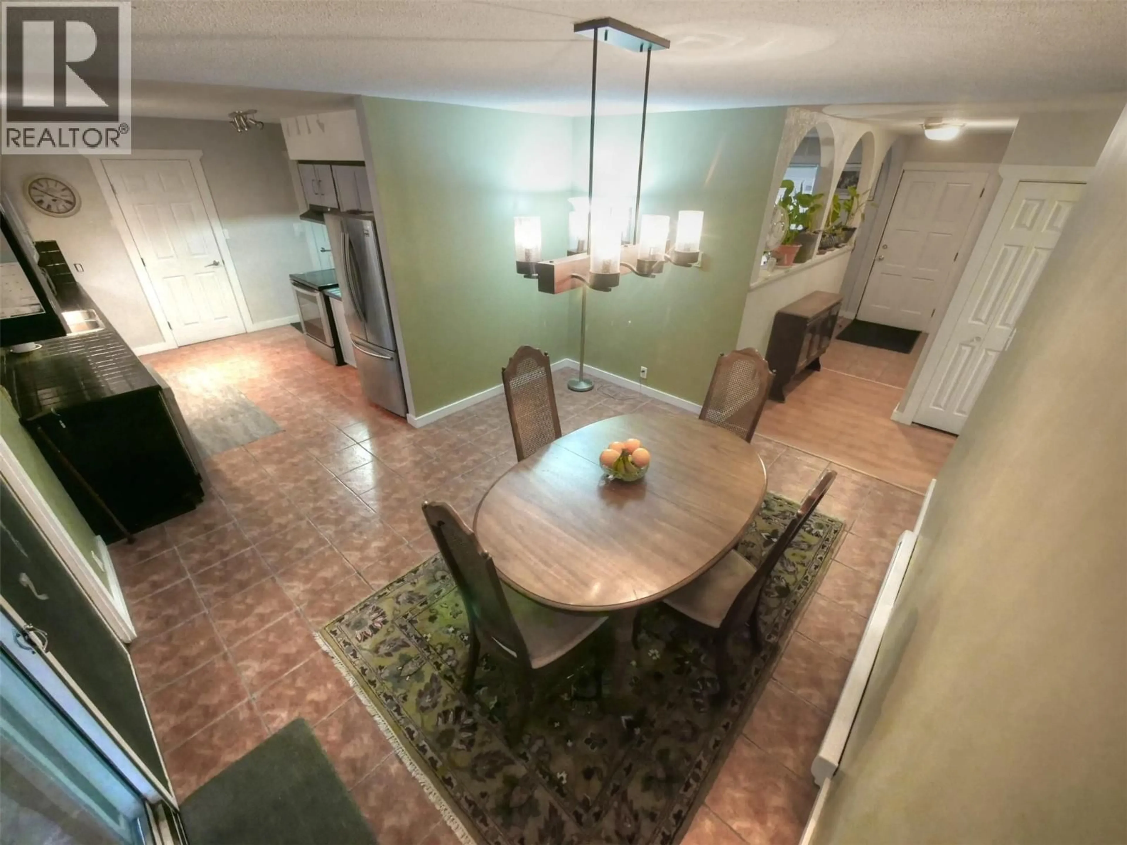 Dining room, unknown for 1895 COLUMBIA GARDENS ROAD, Fruitvale British Columbia V0G1L0