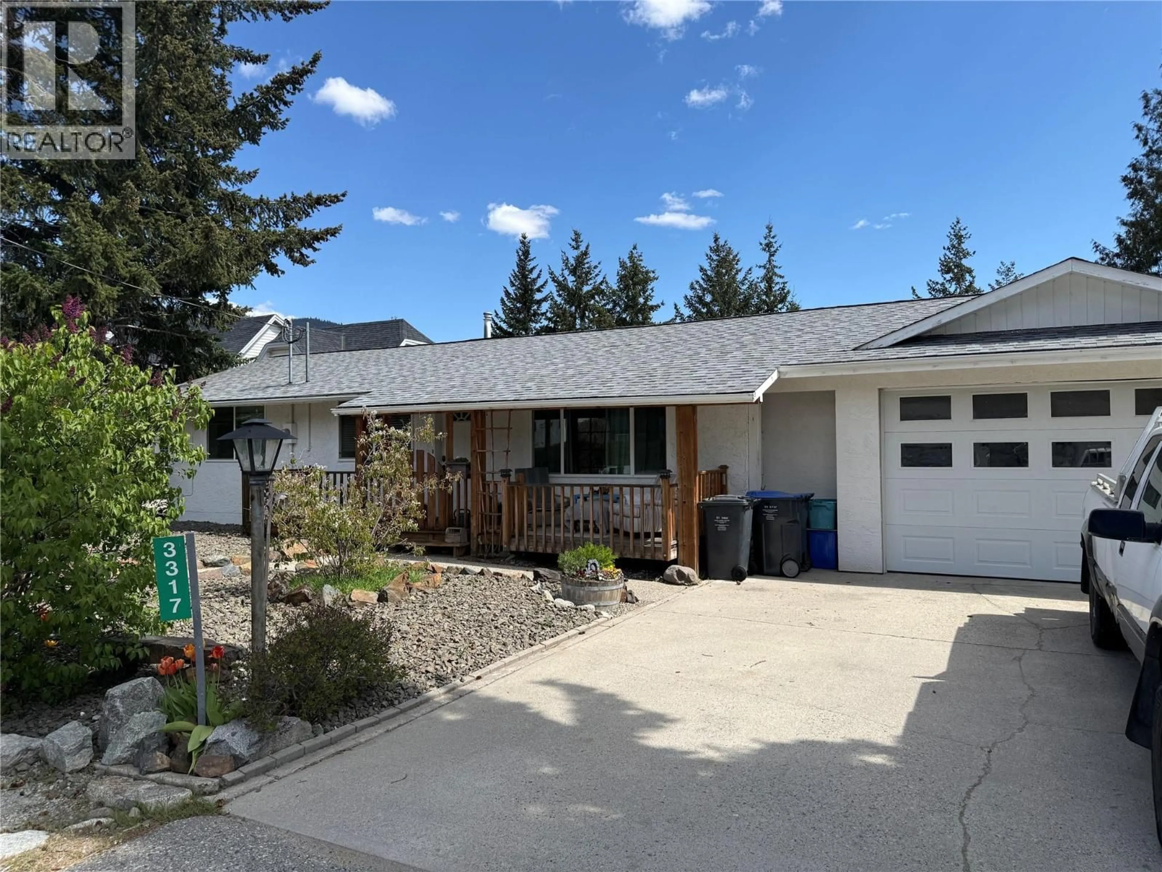 Home with vinyl exterior material, street for 3317 MCGREGOR ROAD, West Kelowna British Columbia V4T1G4