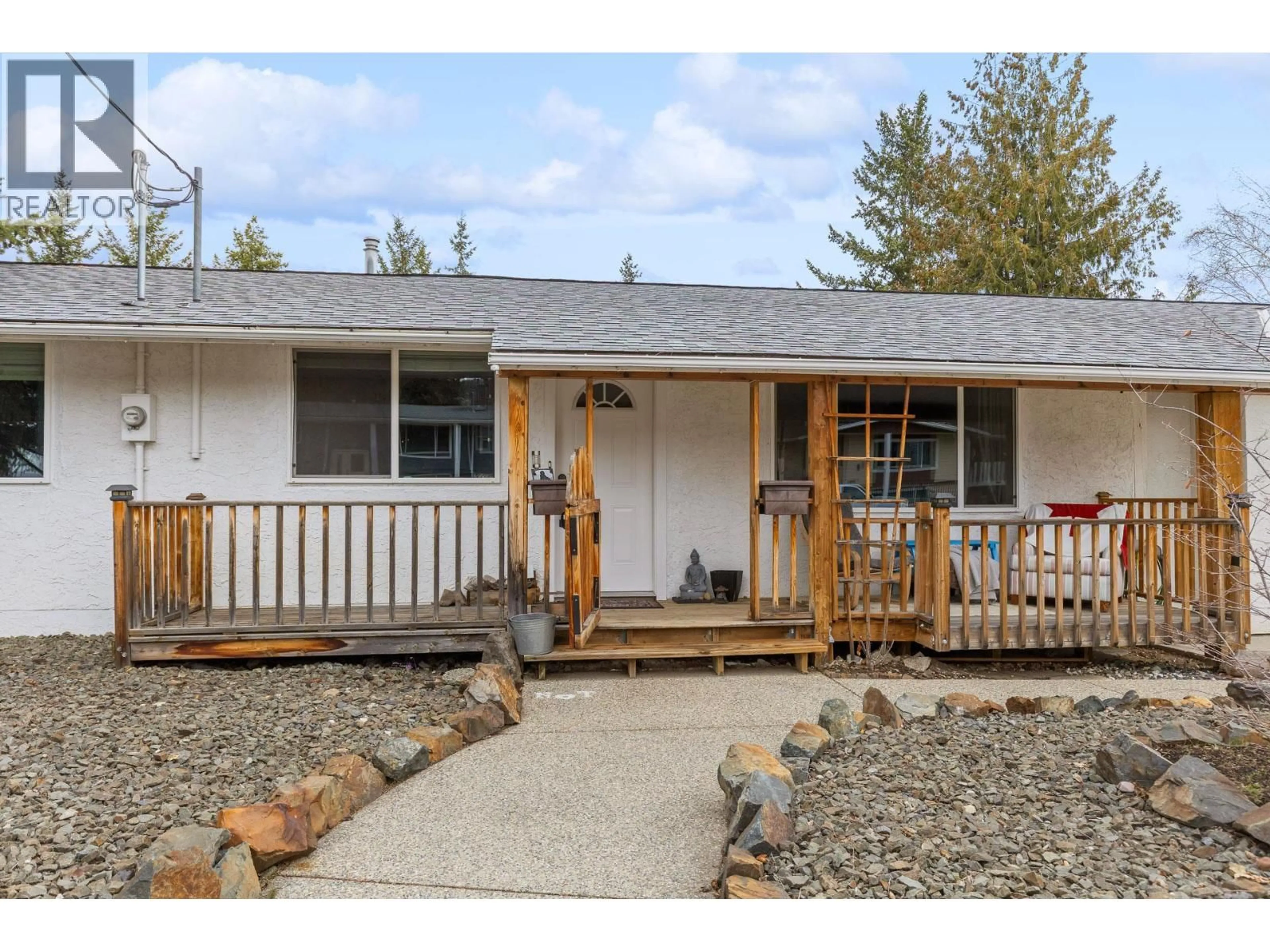 Home with vinyl exterior material, street for 3317 MCGREGOR ROAD, West Kelowna British Columbia V4T1G4