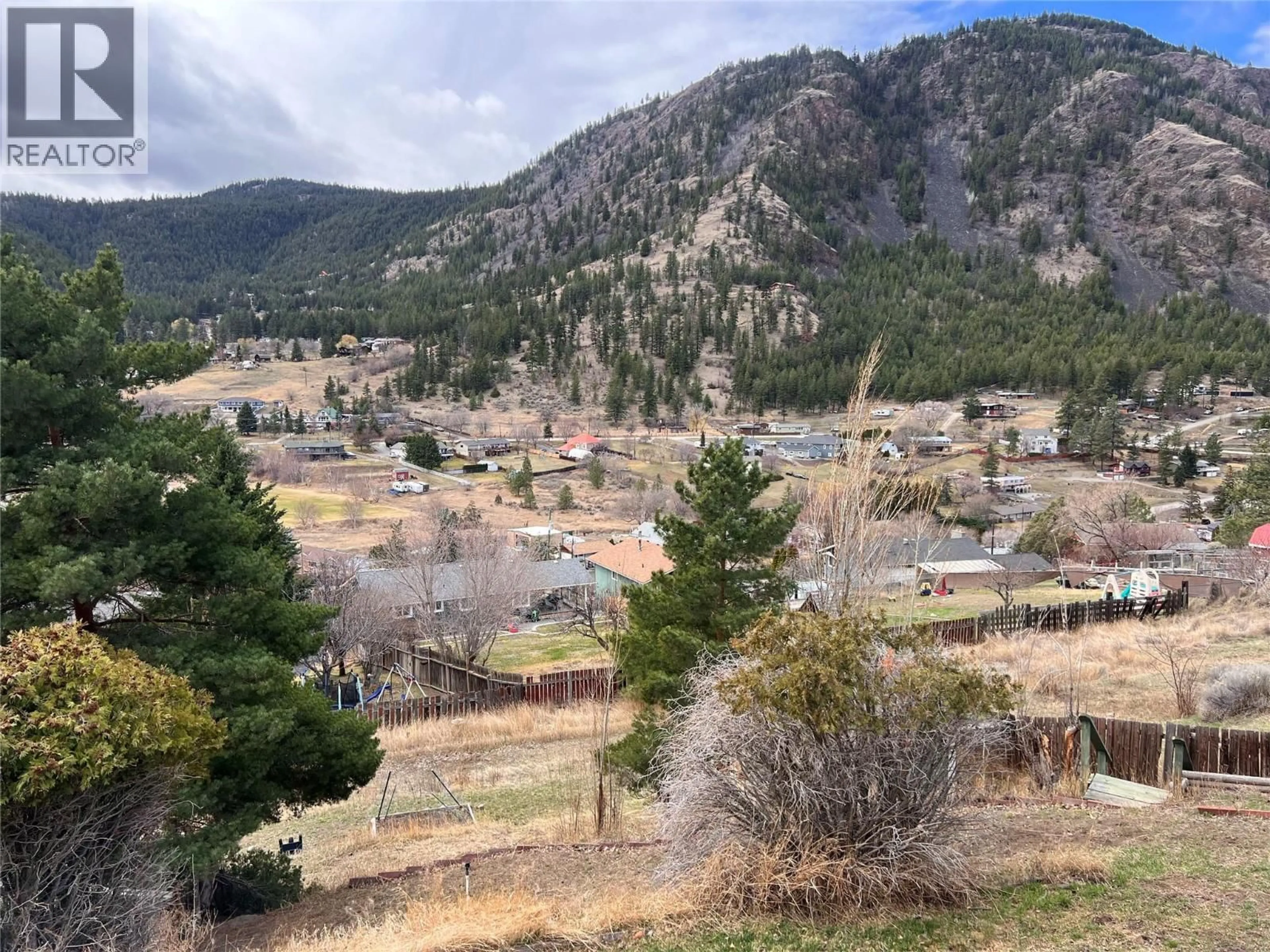 Blurry image for 1290 HIGHRIDGE DRIVE, Kamloops British Columbia V2C5G6