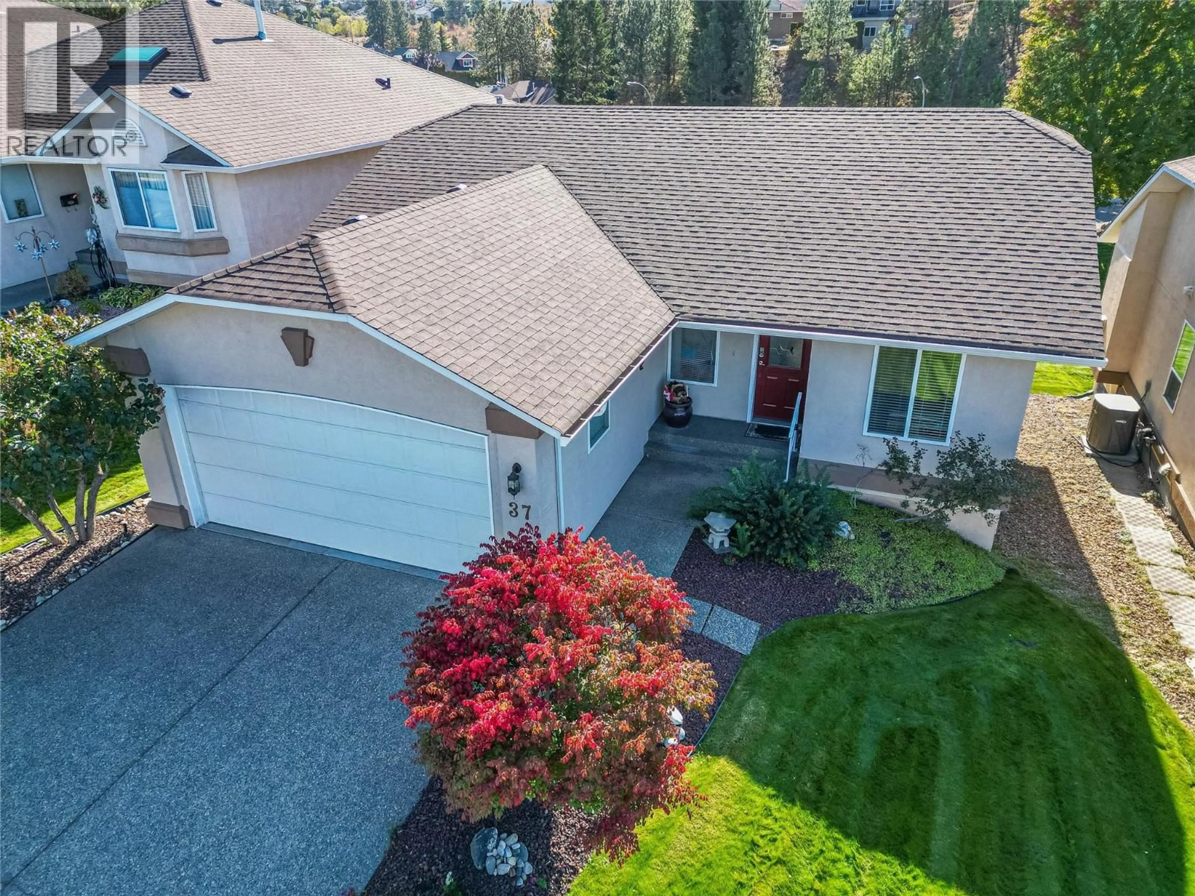 A pic from outside/outdoor area/front of a property/back of a property/a pic from drone, unknown for 37 - 1575 SPRINGHILL DRIVE, Kamloops British Columbia V2E2N9