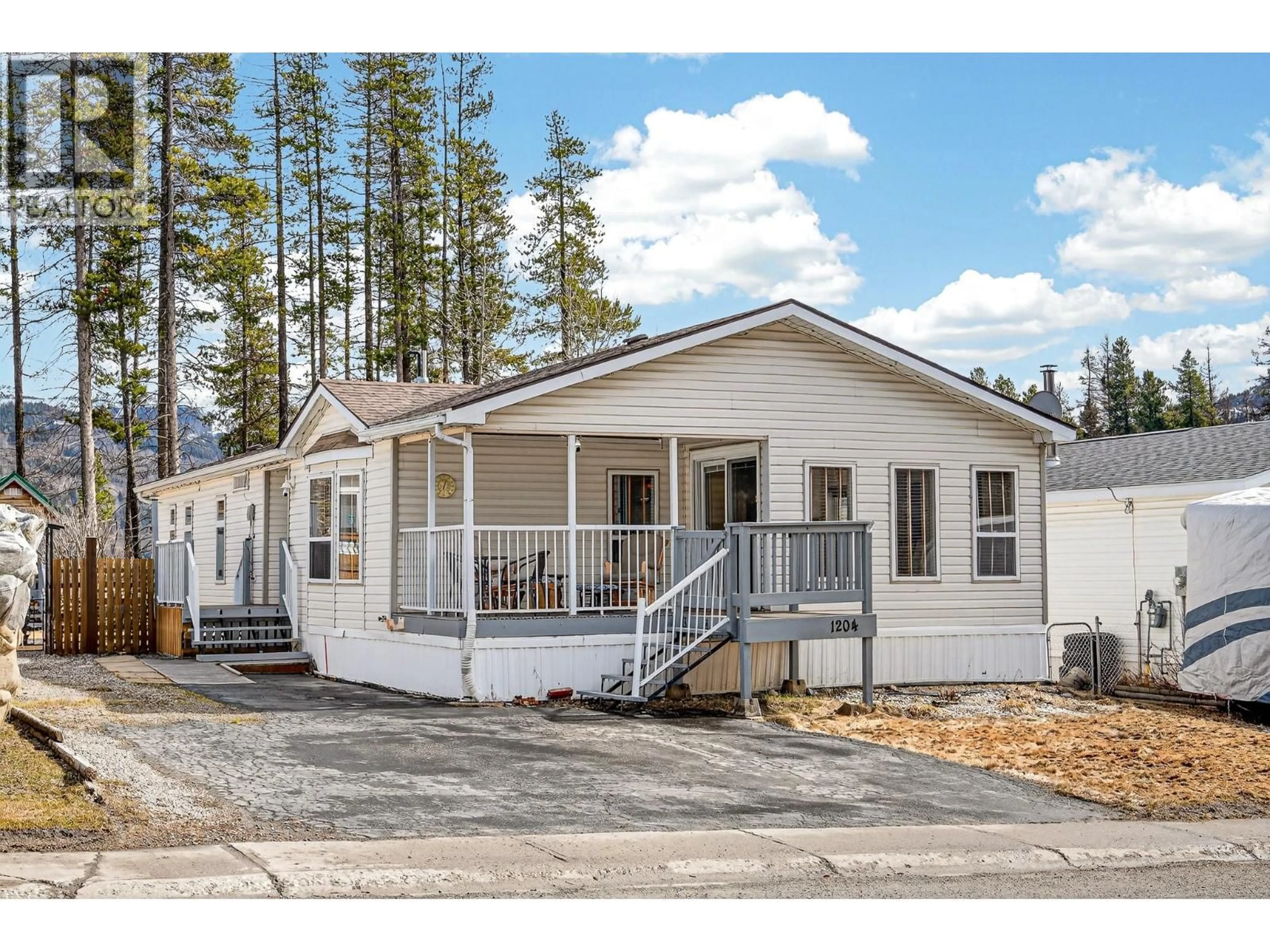 Home with vinyl exterior material, unknown for 1204 SYCAMORE ROAD, Sparwood British Columbia V0B2G2