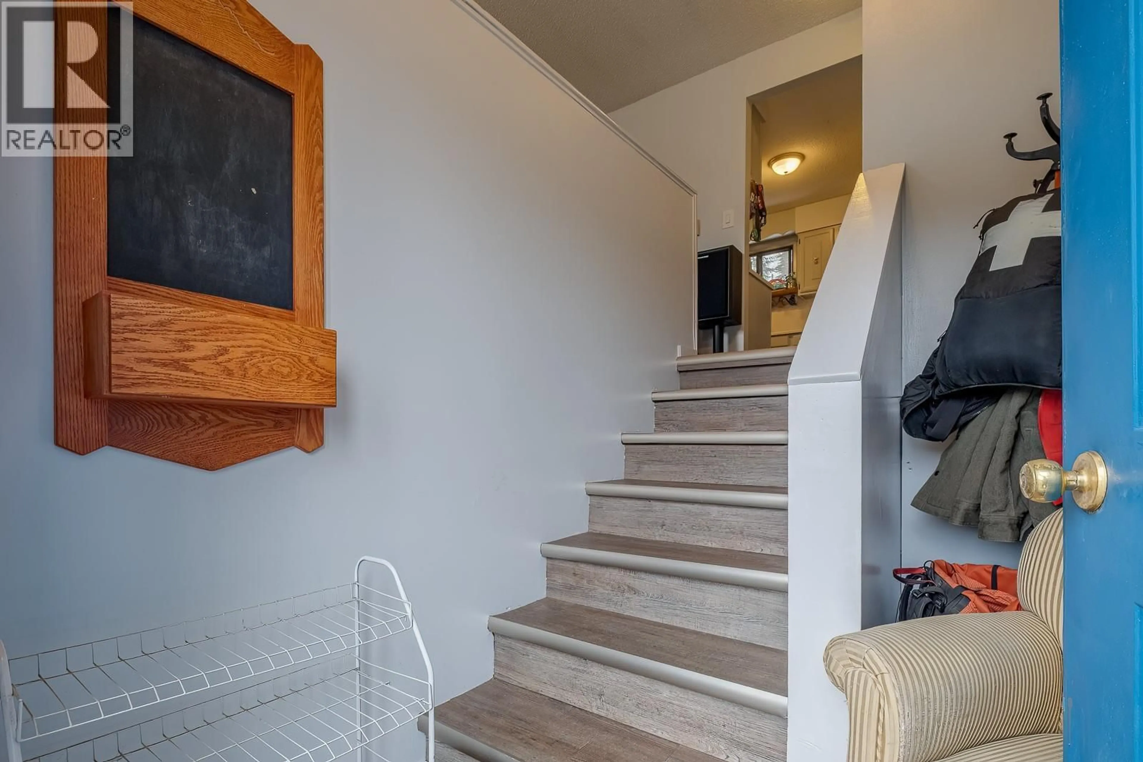 Stairs for 1730 KOOTENAY AVENUE, Rossland British Columbia V0G1Y0