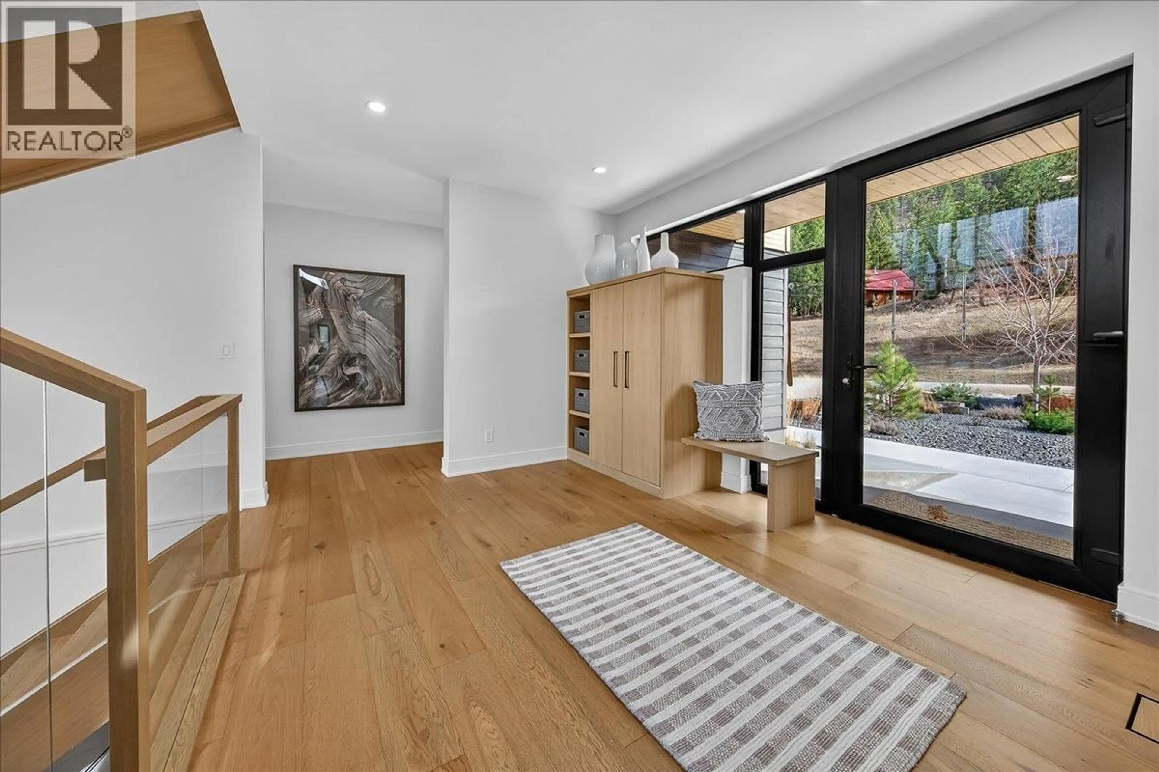 Indoor entryway for 8799 GRAINGER ROAD, Canal Flats British Columbia V0B1B0