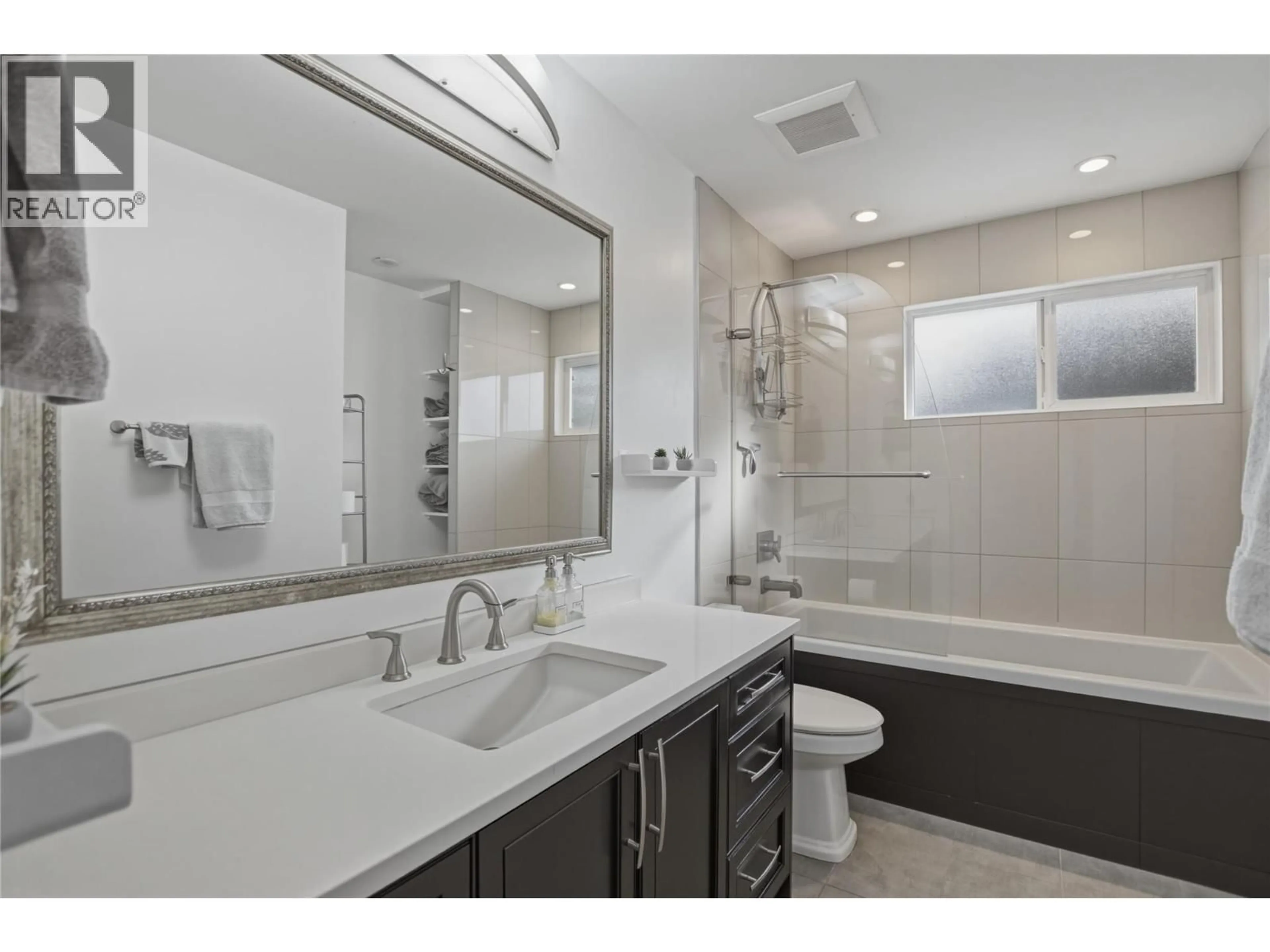 Standard bathroom, ceramic/tile floor for 299 GORDONHORN CRESCENT, Kamloops British Columbia V2E1G6