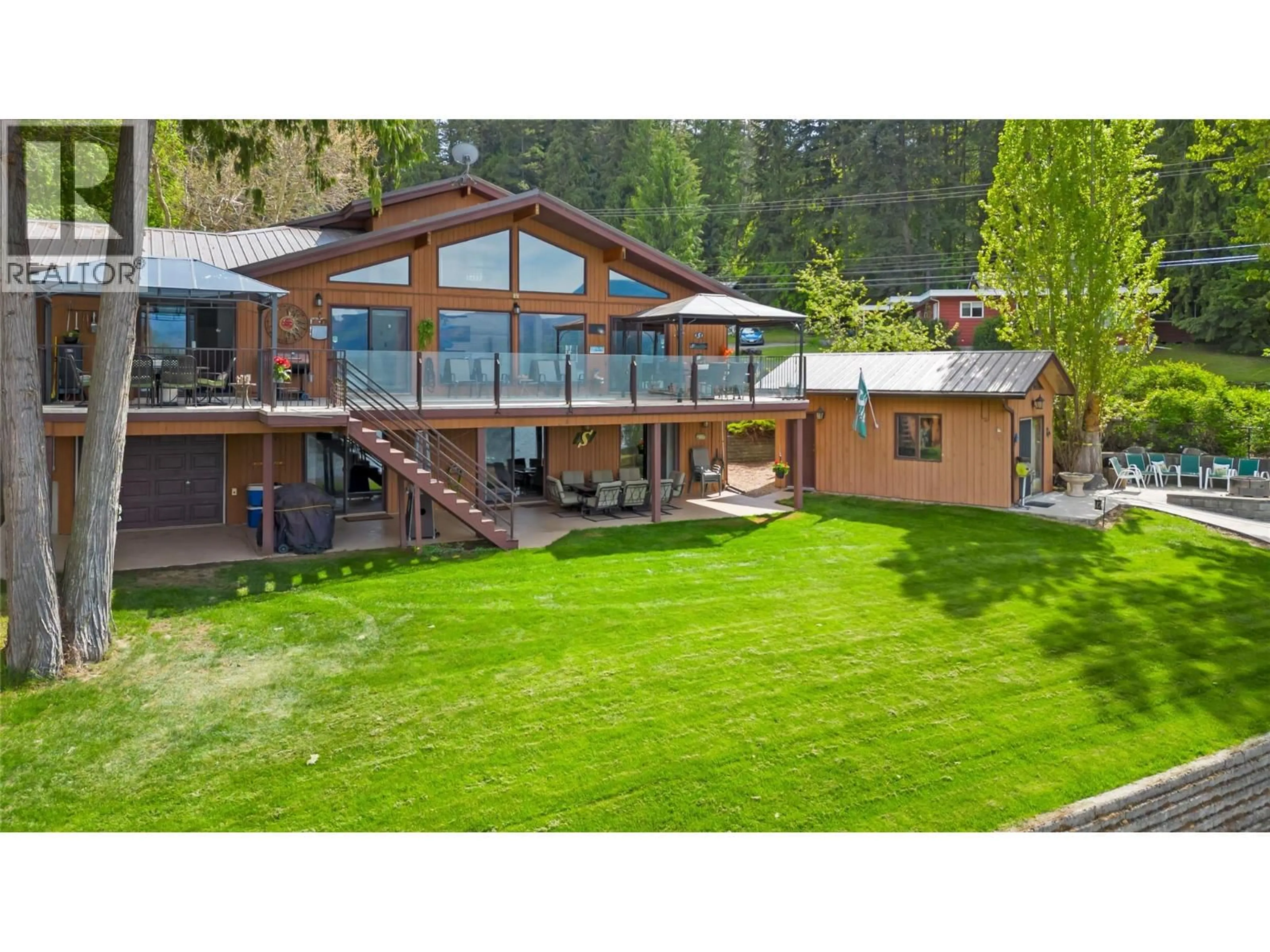 A pic from outside/outdoor area/front of a property/back of a property/a pic from drone, unknown for 2647 BLIND BAY ROAD, Blind Bay British Columbia V0E1H1