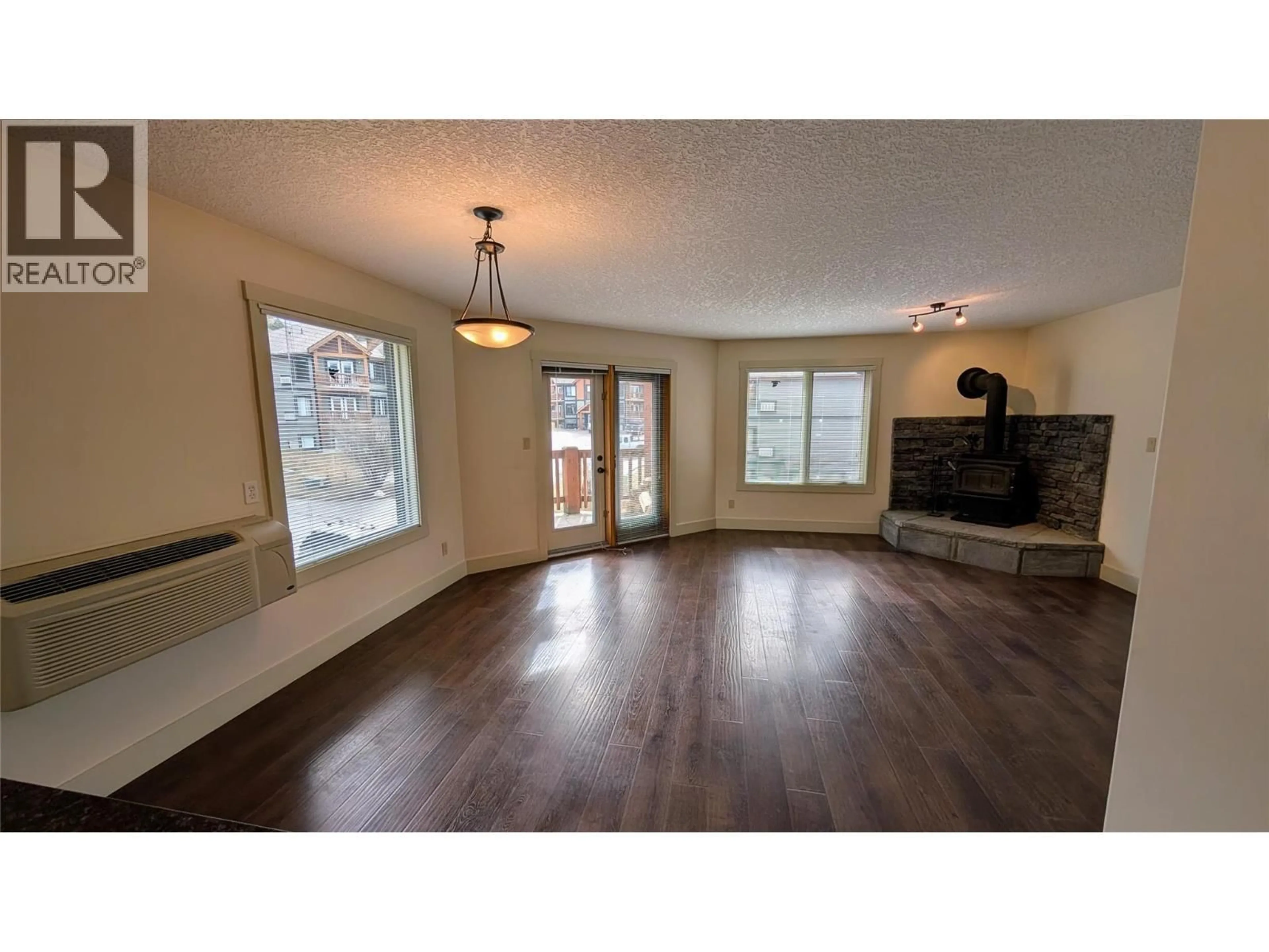A pic of a room for 806 - 7307 PROSPECTOR AVENUE, Radium Hot Springs British Columbia V0A1M0