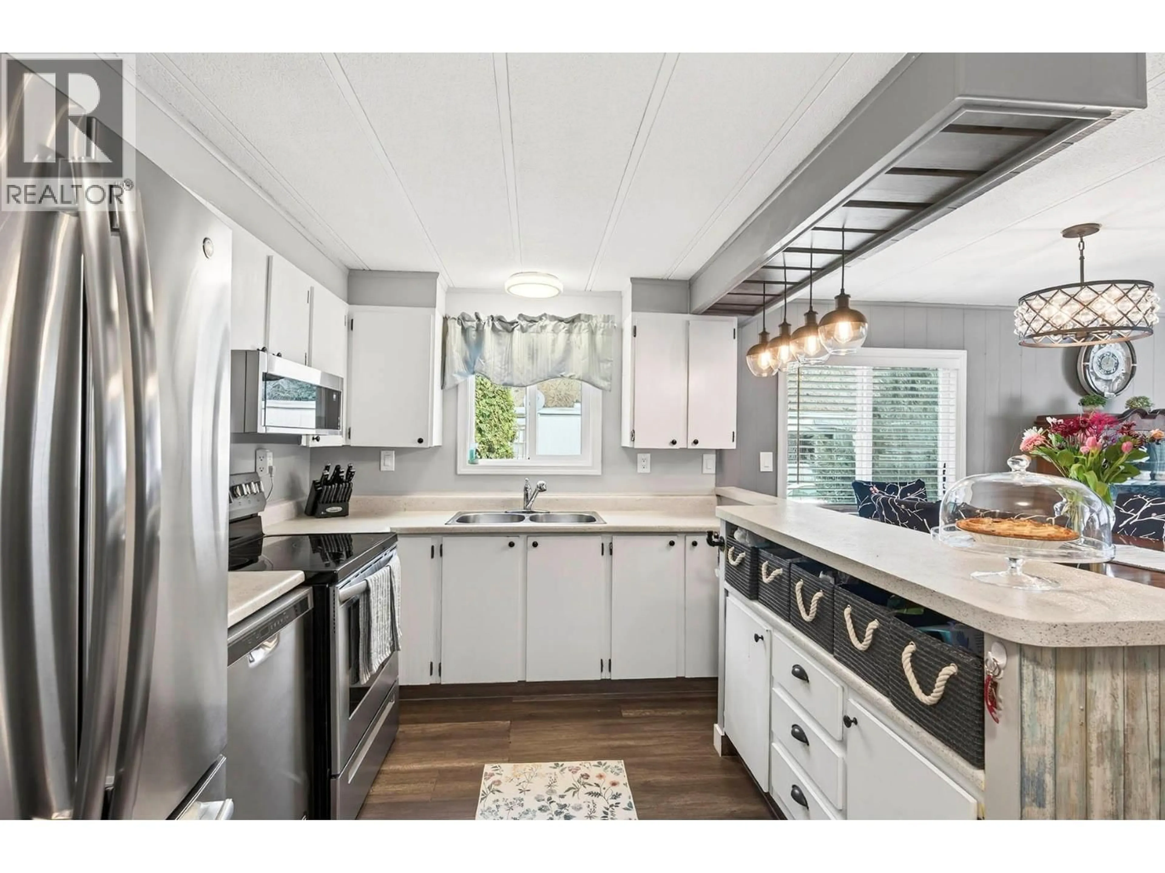 Open concept kitchen, unknown for 38 - 2401 ORD ROAD, Kamloops British Columbia V2B7V8