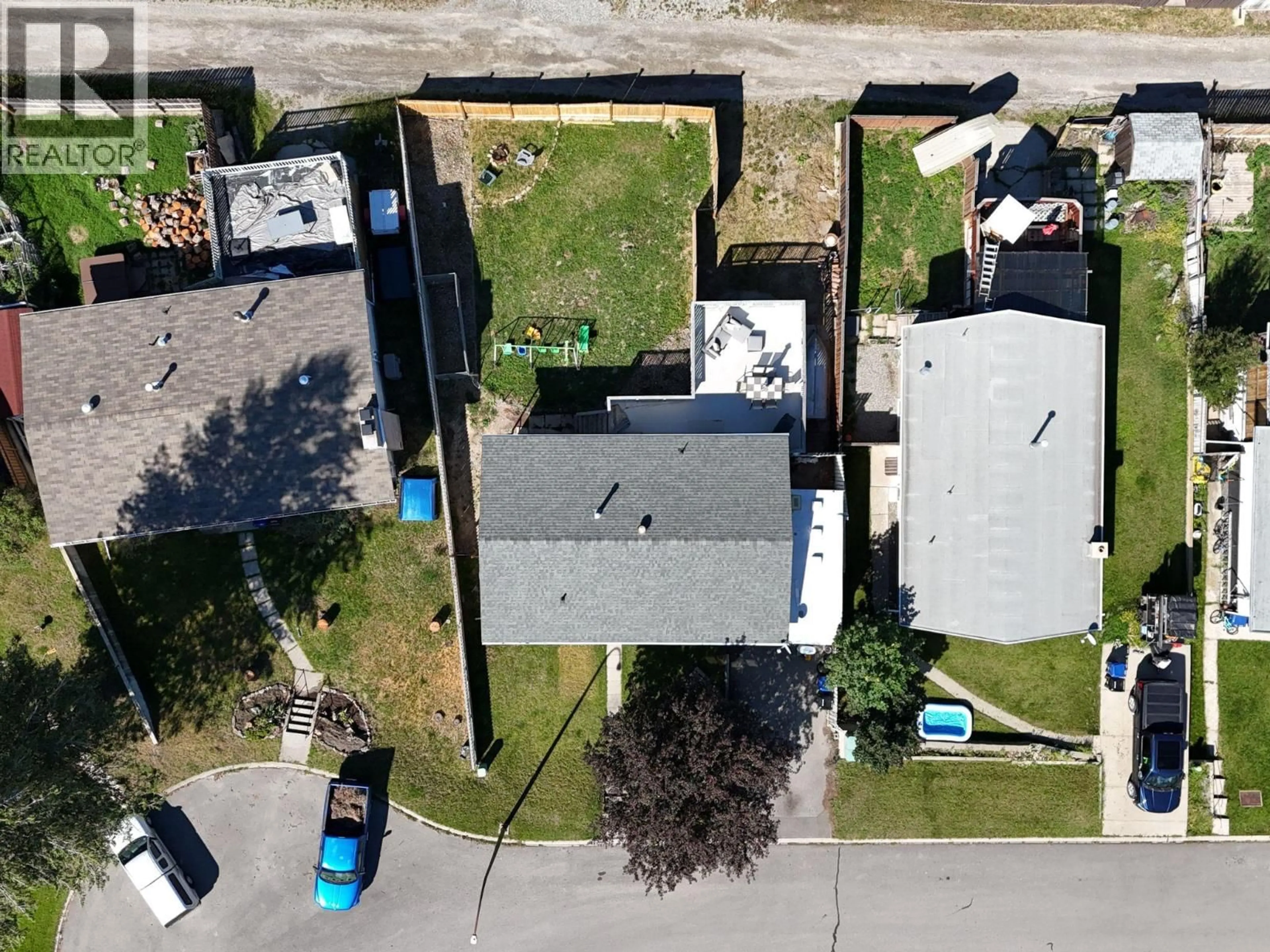 A pic from outside/outdoor area/front of a property/back of a property/a pic from drone, street for 1025 18TH AVENUE SOUTH, Cranbrook British Columbia V1C3C7