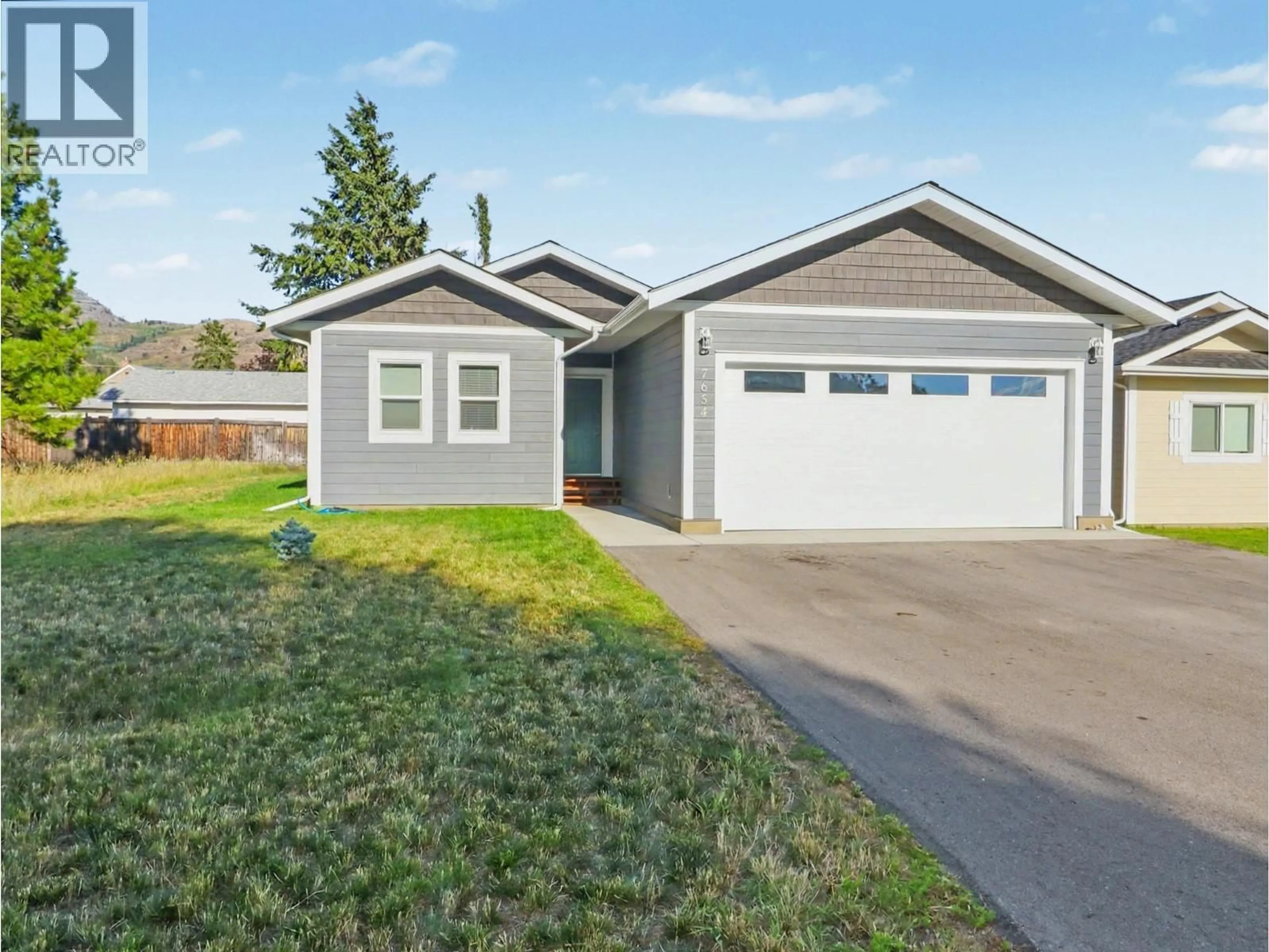Home with vinyl exterior material, street for 7654 18TH STREET, Grand Forks British Columbia V0H1H2
