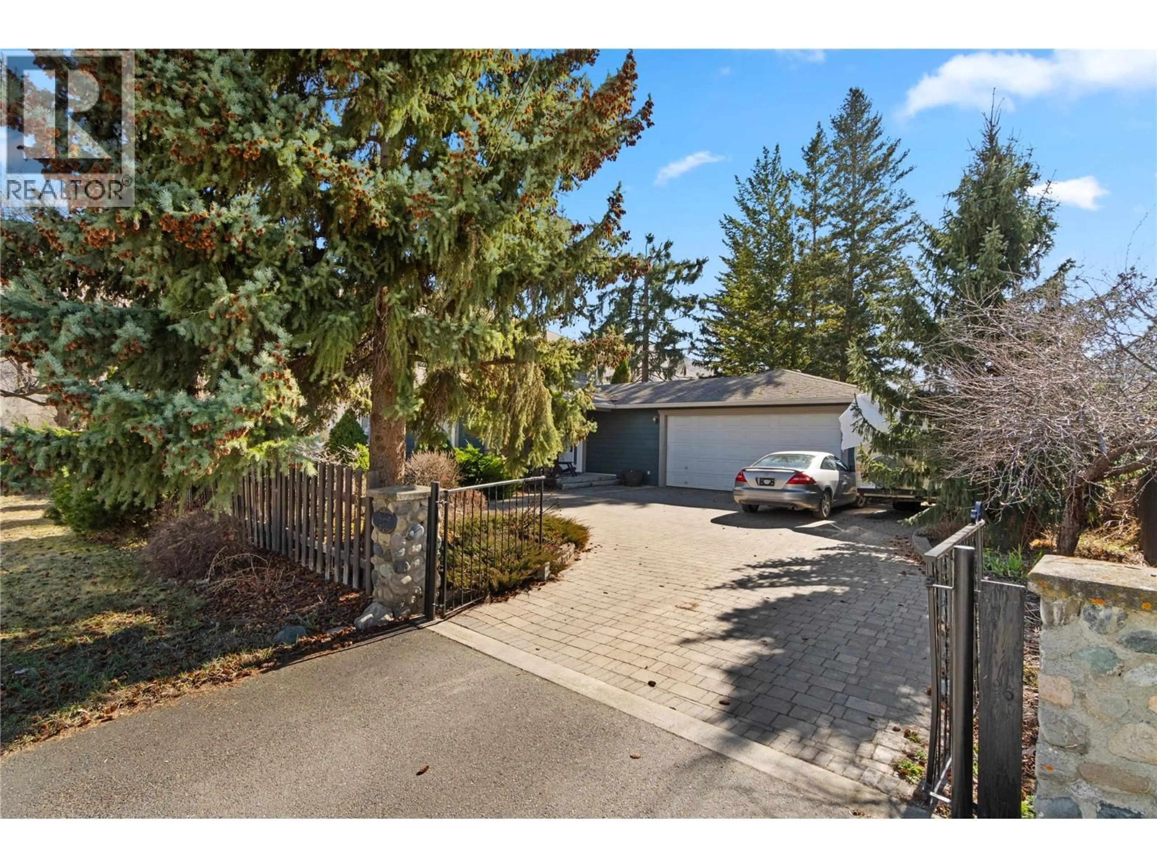 A pic from outside/outdoor area/front of a property/back of a property/a pic from drone, street for 631 SETTLEMENT ROAD, Kamloops British Columbia V2B6J1