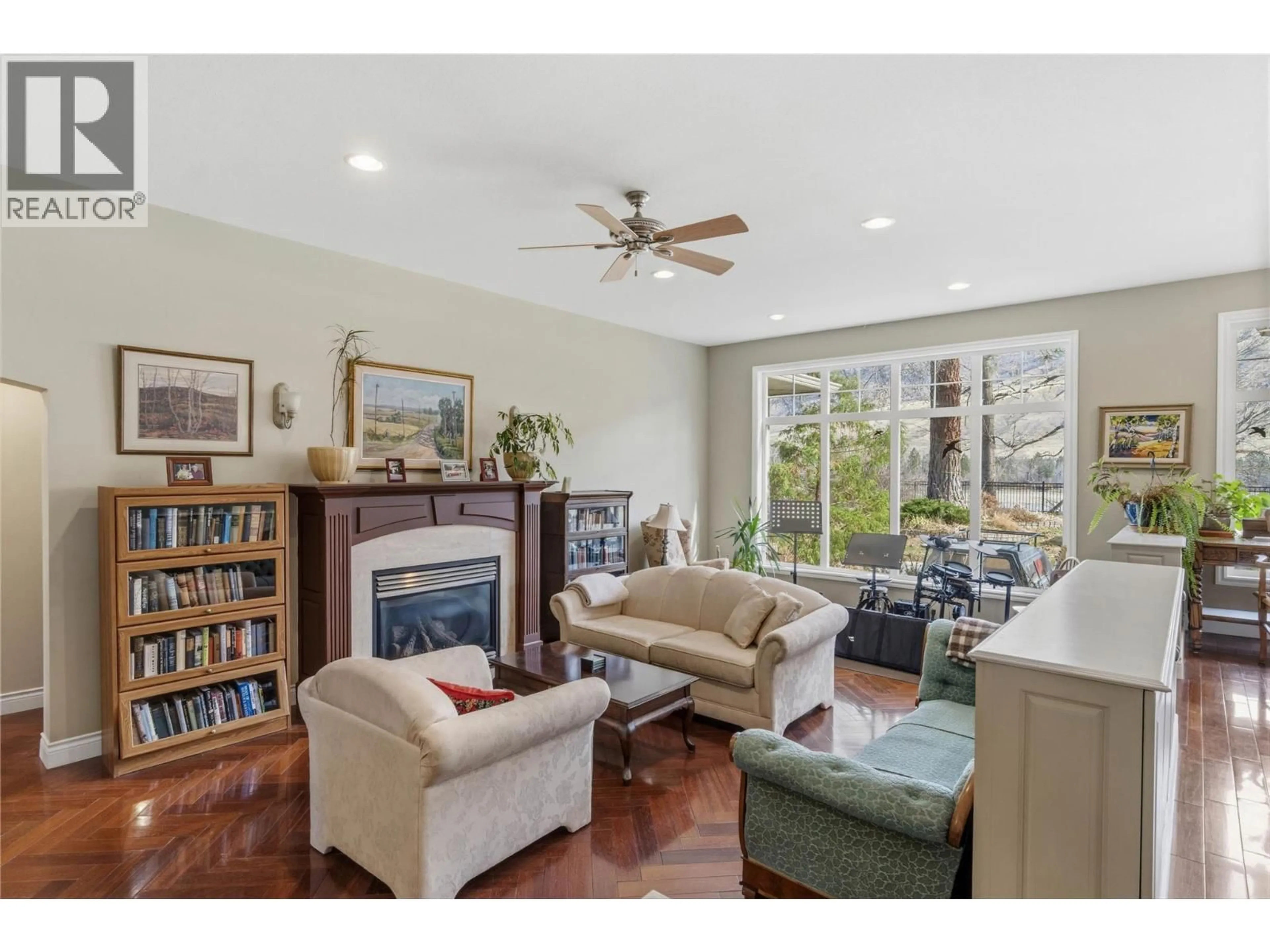 Living room with furniture, unknown for 631 SETTLEMENT ROAD, Kamloops British Columbia V2B6J1